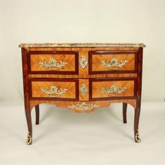 Petite commode Louis XV attribuée à Criard