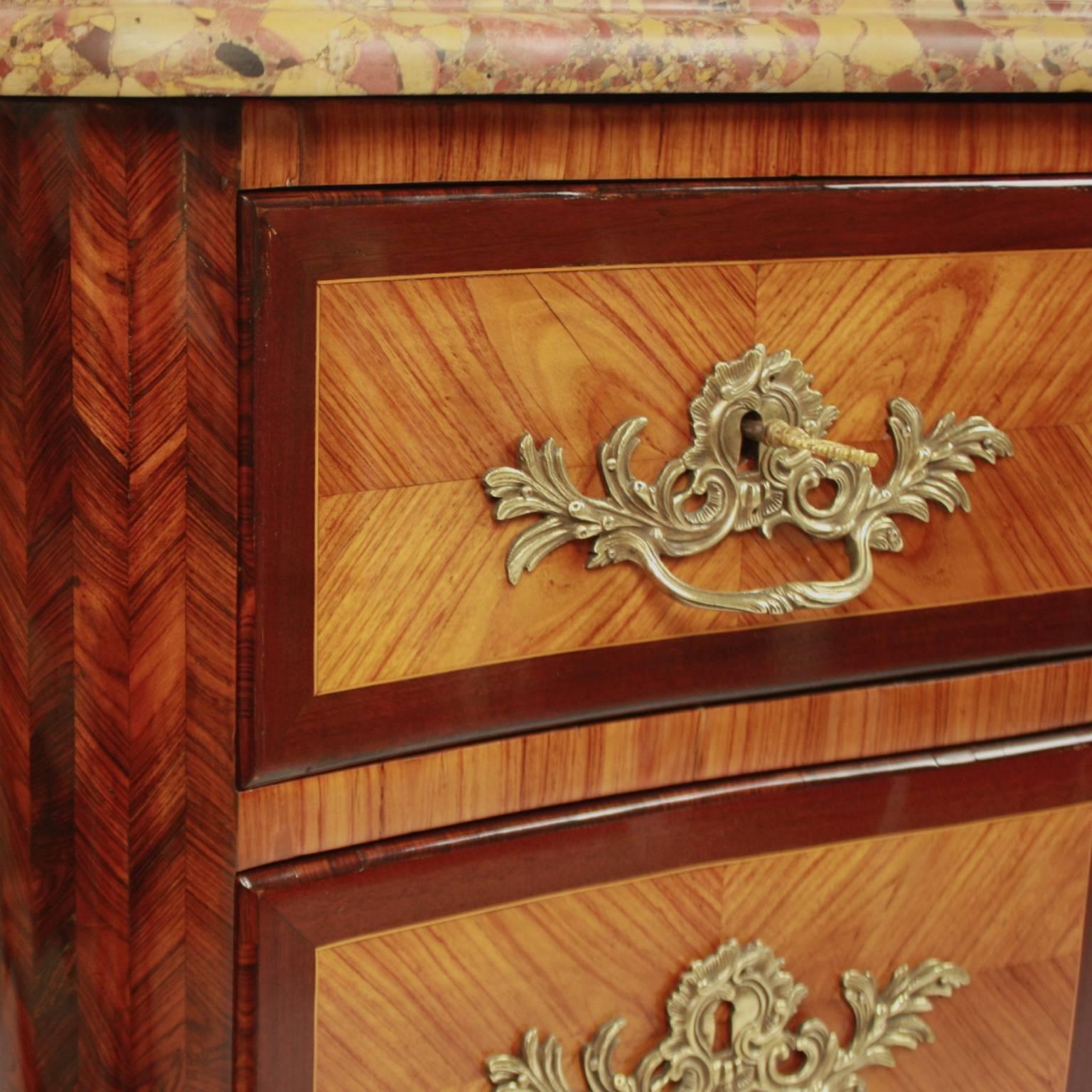 French Small Louis XV Commode Attibuted to Criard For Sale