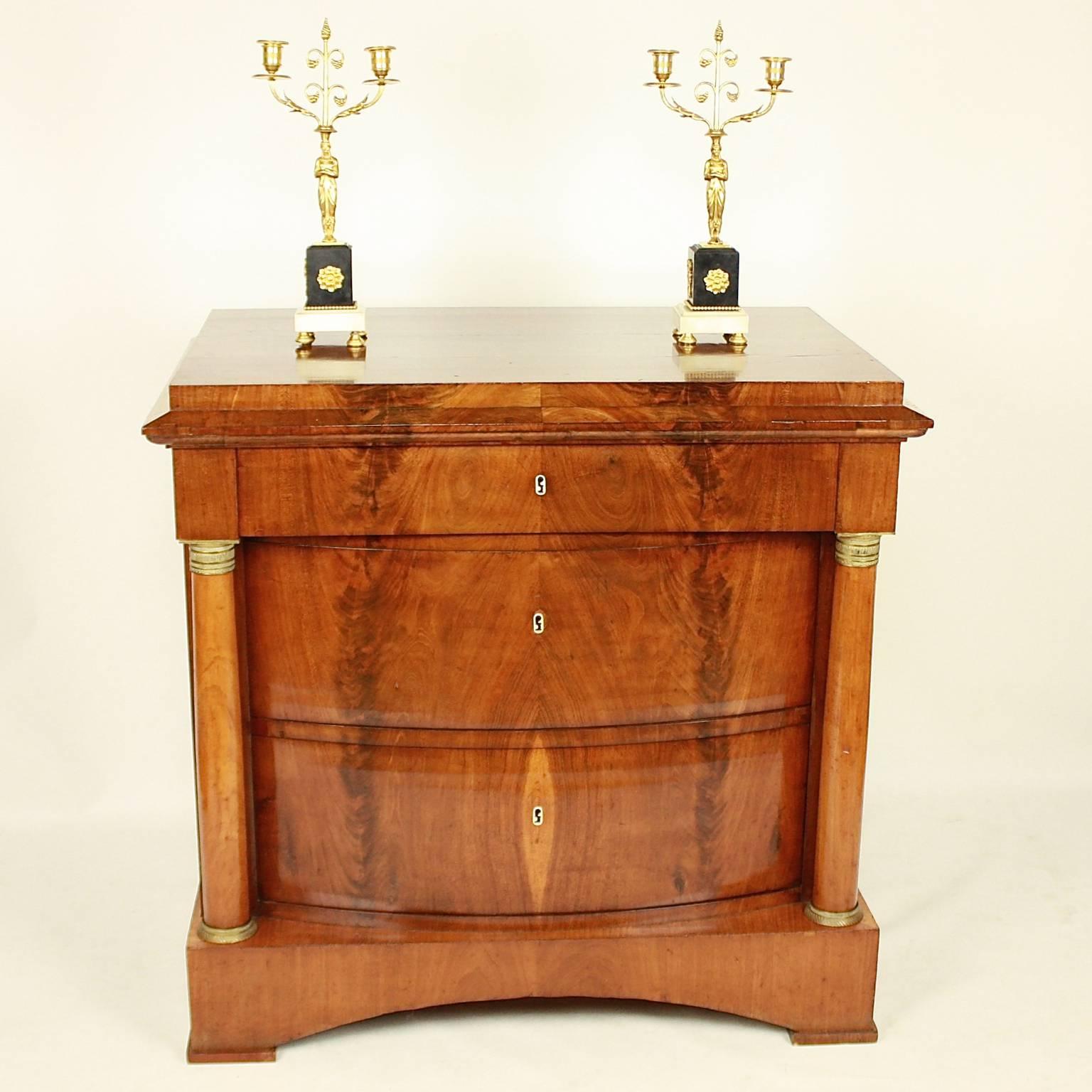 Rare Mahogany Biedermeier Commode or Chest of Drawers, circa 1815 In Excellent Condition In Berlin, DE