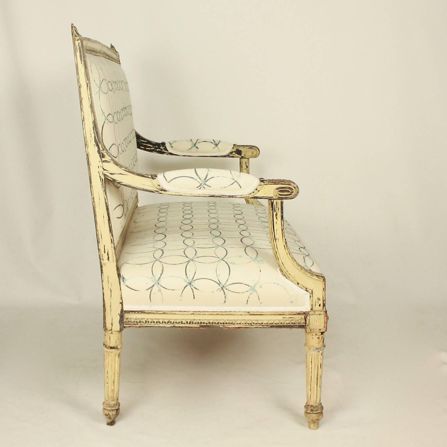 Louis XVI Painted Settee Upholstered with Hand-Painted Fabric 1