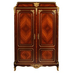 Un precioso armario de estilo Regencia, obra de Gervais-Maximilien-Eugène Durand, París