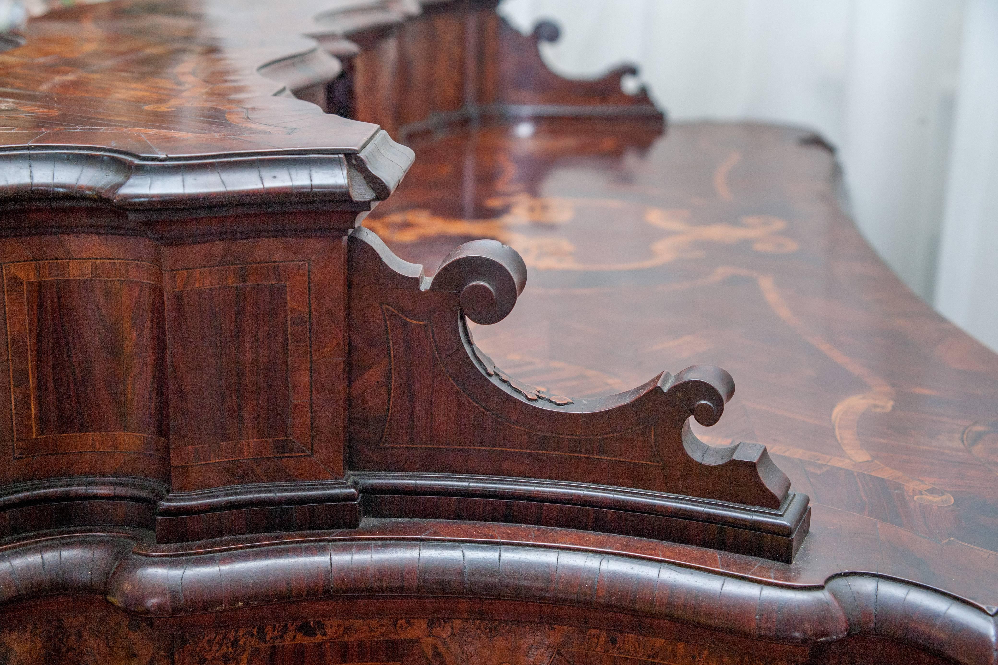 Louis XIV Thuja Briar and Walnut Wood Writing Tables, 1730-1740 In Good Condition For Sale In Rome, IT