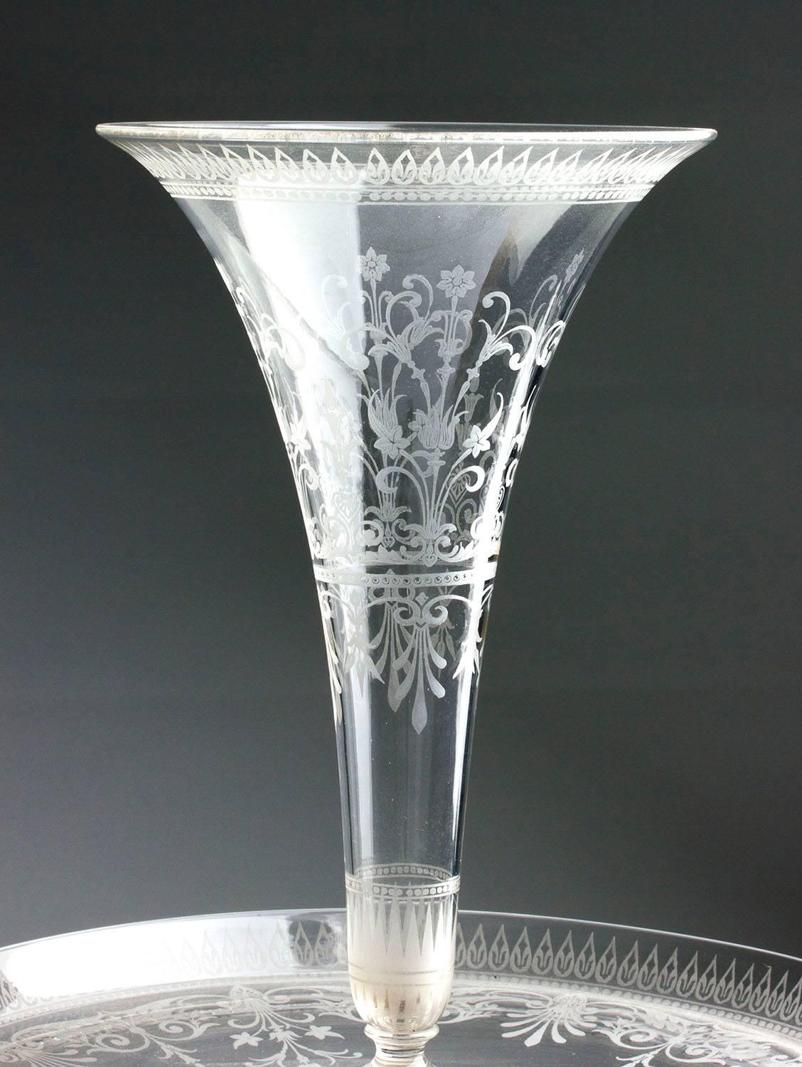 Baccarat Etched Crystal and Solid 833‰ Silver Figural Centrepiece, Holland In Excellent Condition For Sale In Rome, IT