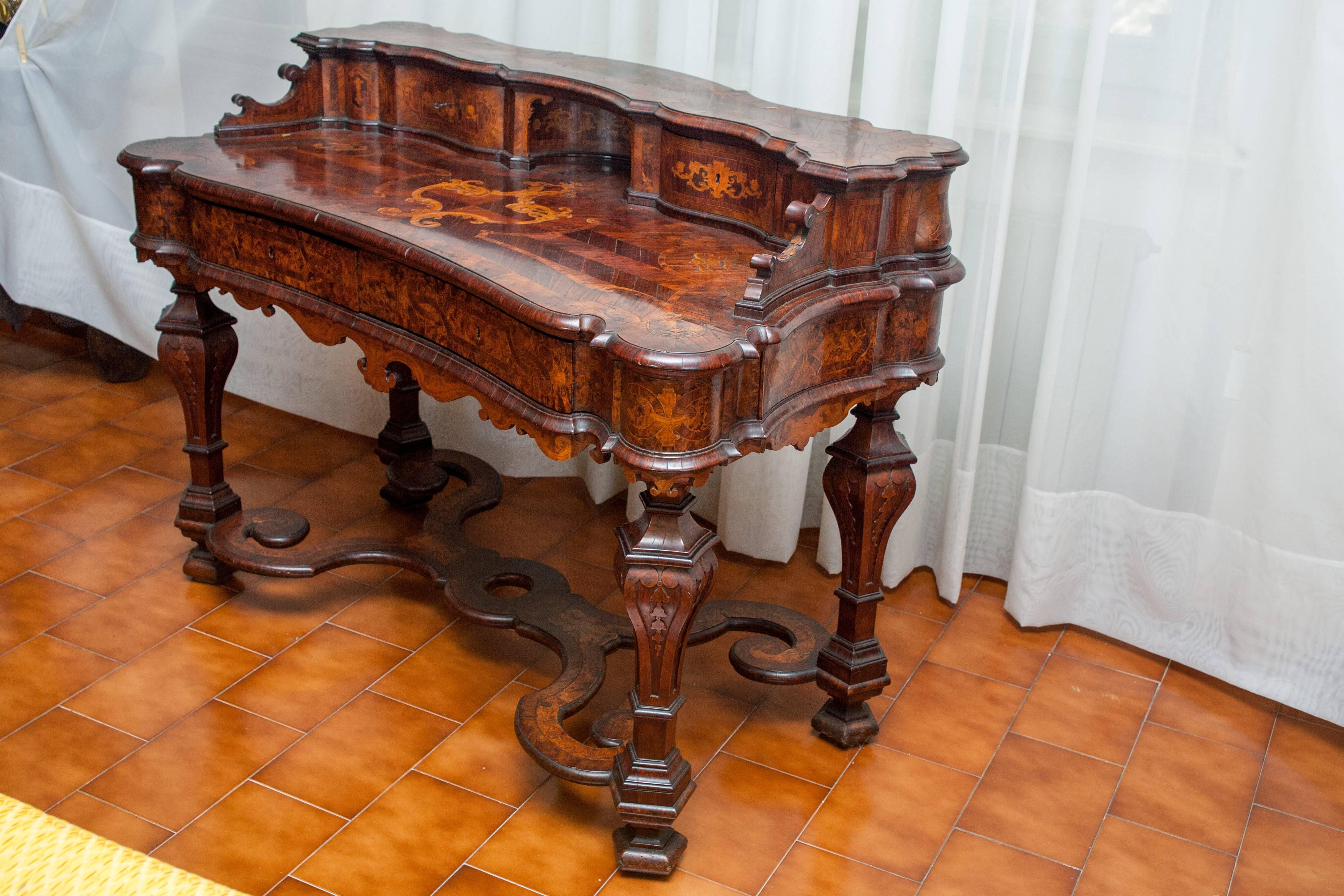 Louis XIV Thuja Briar and Walnut Wood Writing Tables, 1730-1740 For Sale 4