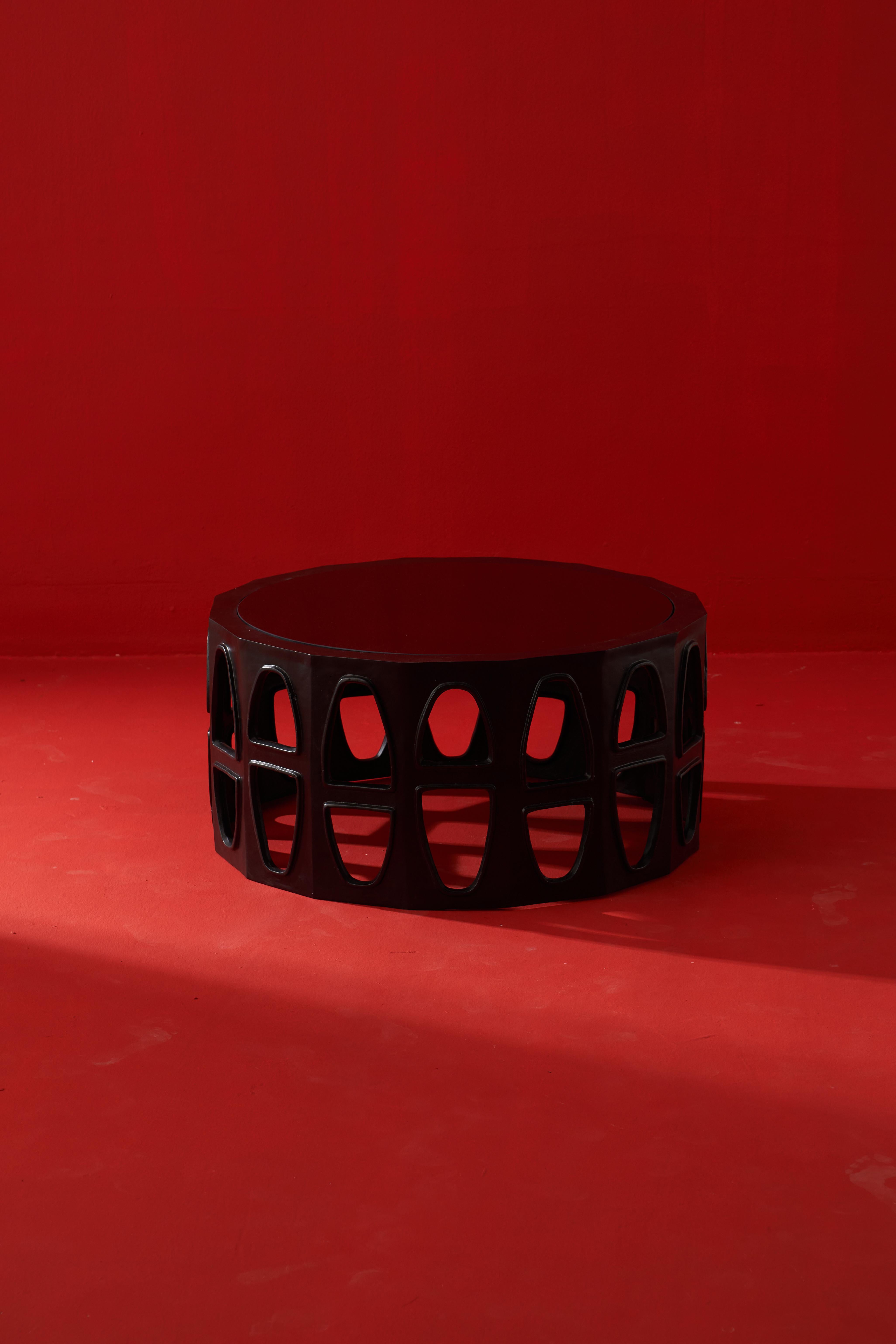 Der Colosseum Couchtisch (Gegossen) im Angebot