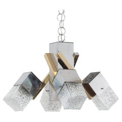 Araña de 4 luces con cubos de cristal, metal cromado y estructura geométrica, años 70