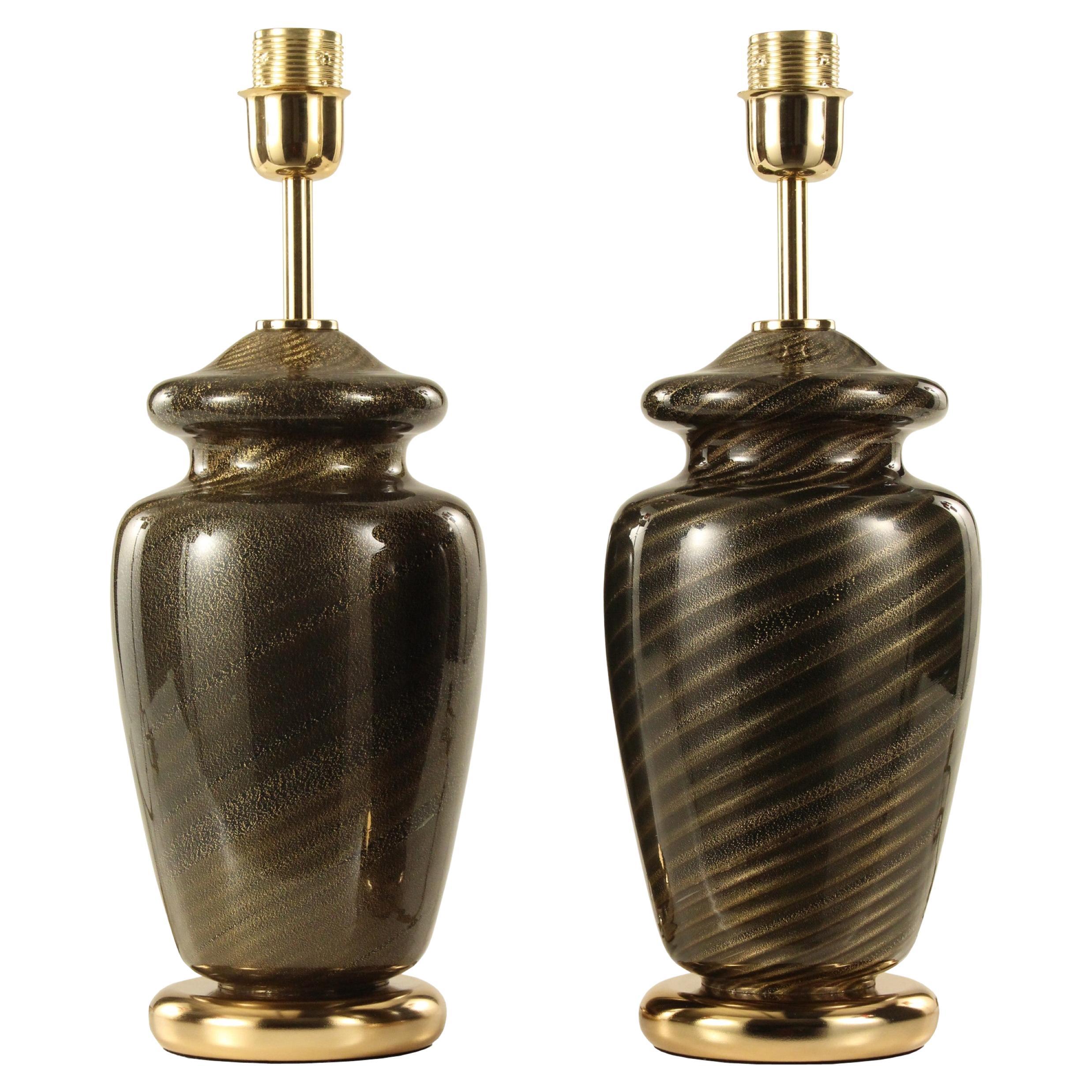 Ensemble de 2 lampes en verre de Murano soufflé noir avec décoration en spirale, Italie en vente