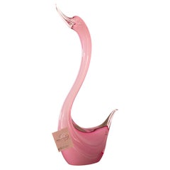 Vintage Sculpture oiseau cygne en verre de Murano rose rubis, par Formia Murano en stock