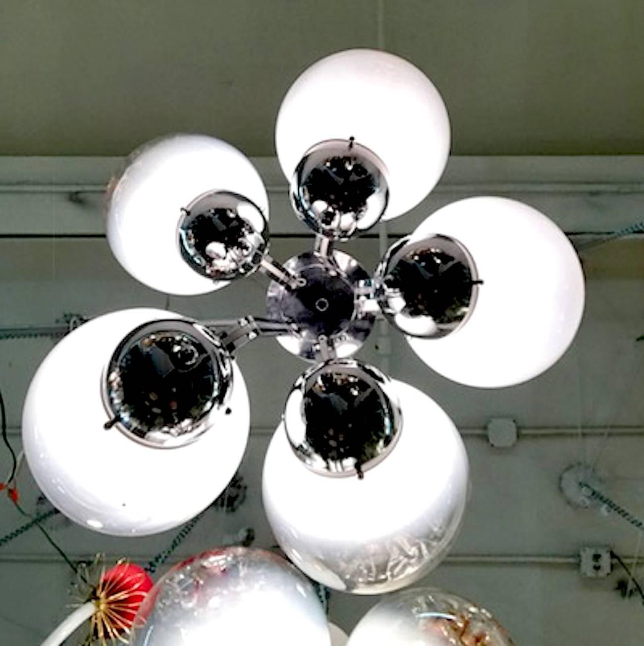 Pair of Italian 1970s Modern Five-Light Sculptural Chandeliers For Sale 4
