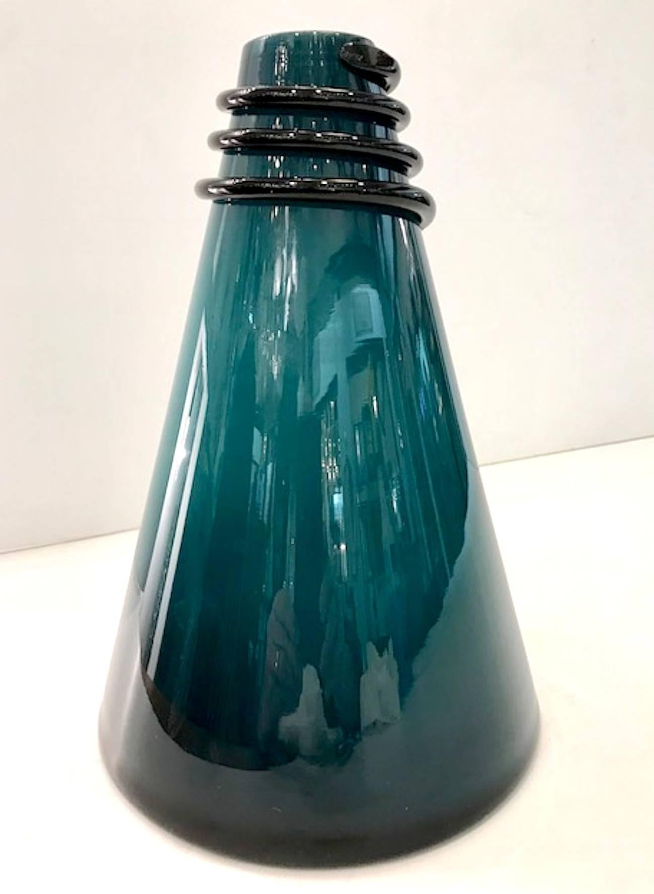 Mid-Century Modern VeArt 1980s Cone Vase Table Lamp For Sale
