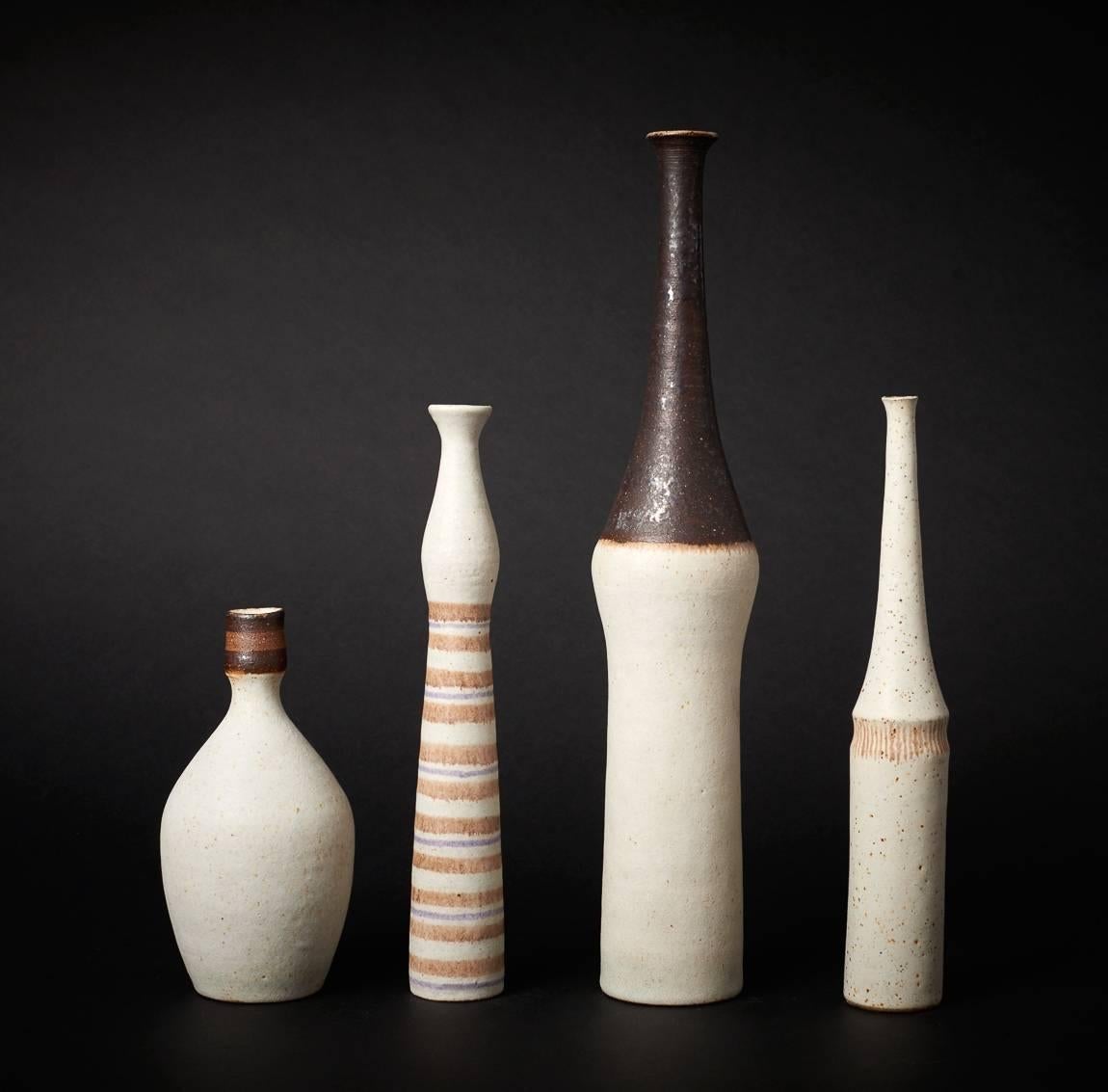 Set of Four ceramic bottles by Bruno Gambone, signed.
H : 41/29/28/19 cm