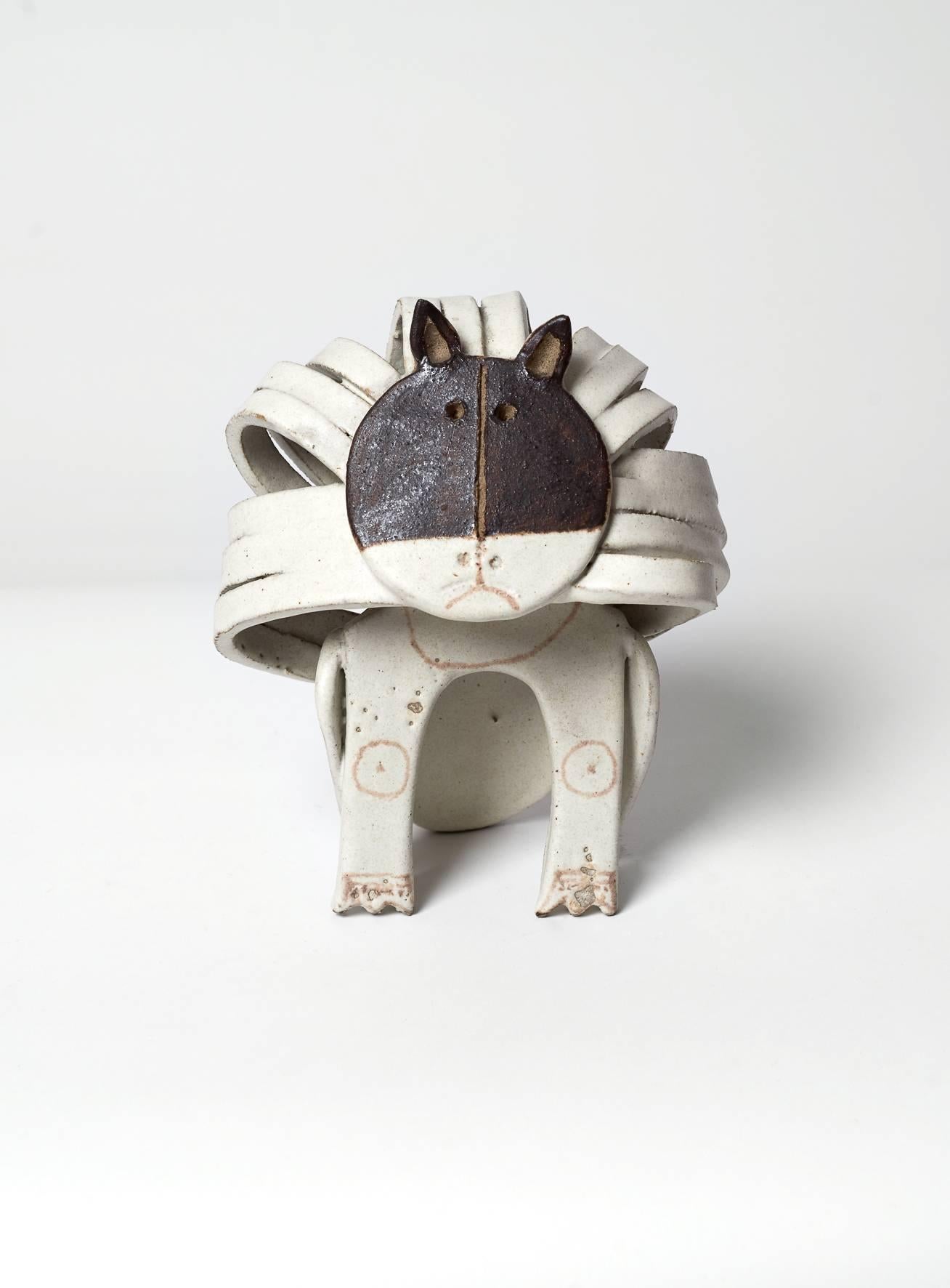 Ceramic stylised cat signed Gambone, Italy, 1970s.