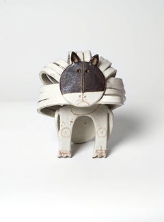 Bruno Gambone - Sculpture en céramique représentant un chat stylisé