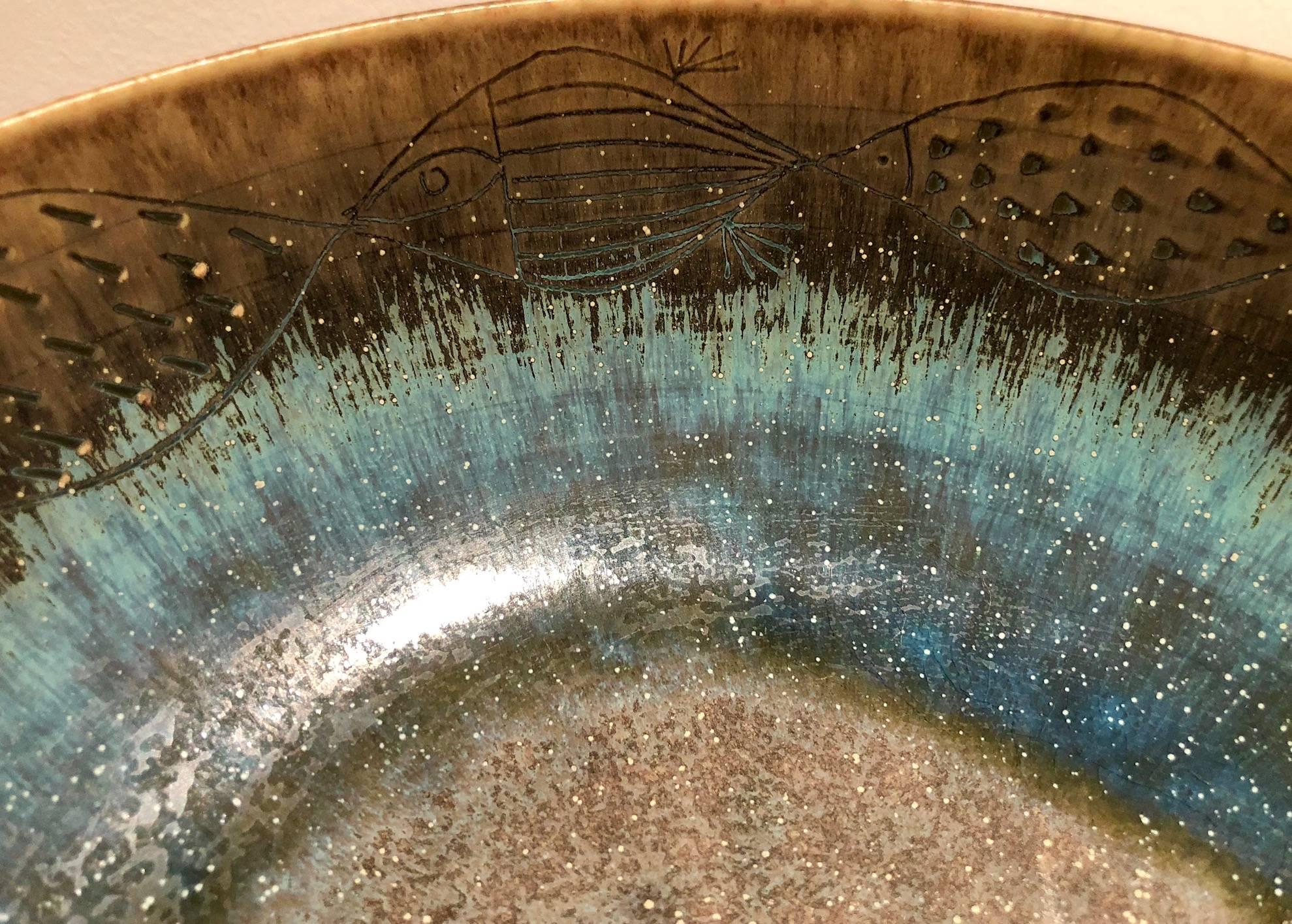 Unique Stoneware Bowl with Engraved Fishes by Stig Lindberg for Gustavsberg In Excellent Condition In Paris, FR