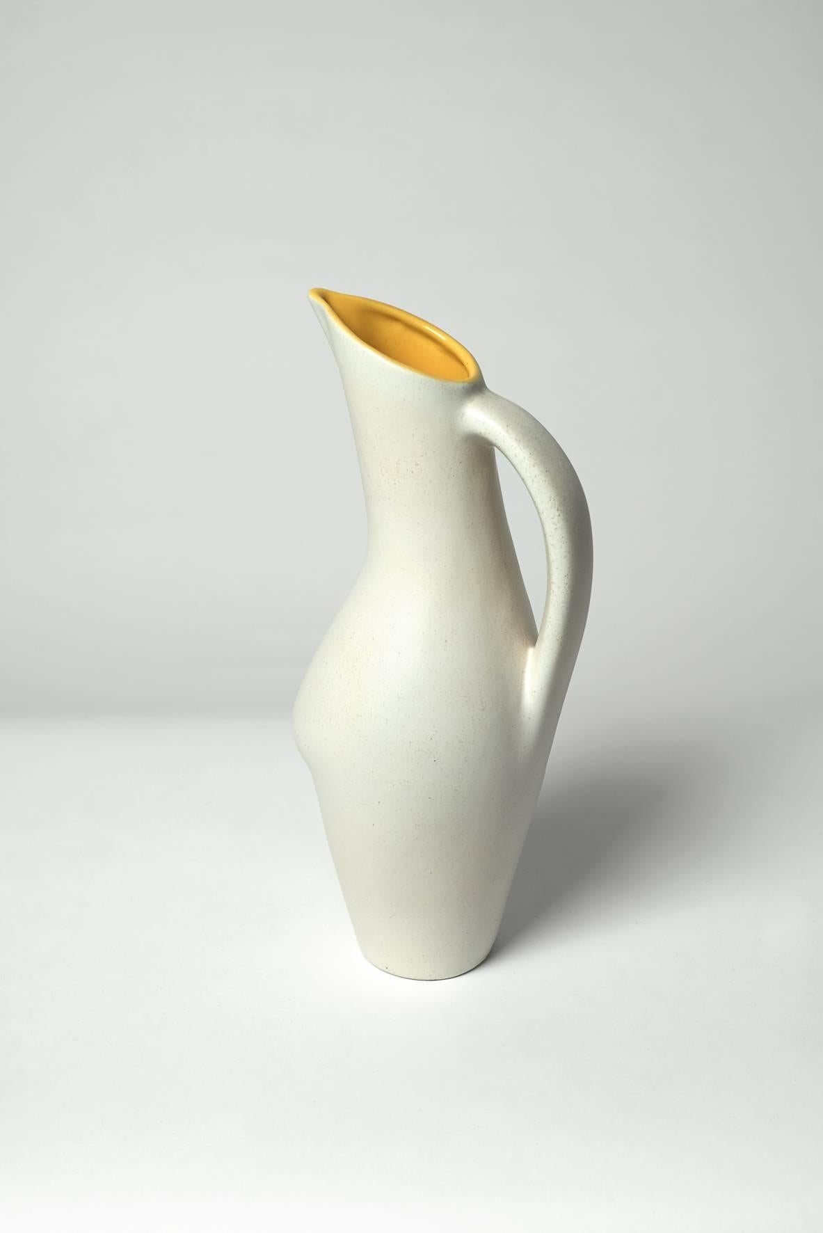 Pol Chambost (1906-1983)

Anthropomorphic form pitcher white and yellow inside, signed Pol Chambost Made in France

Measures: H 33 cm.

 