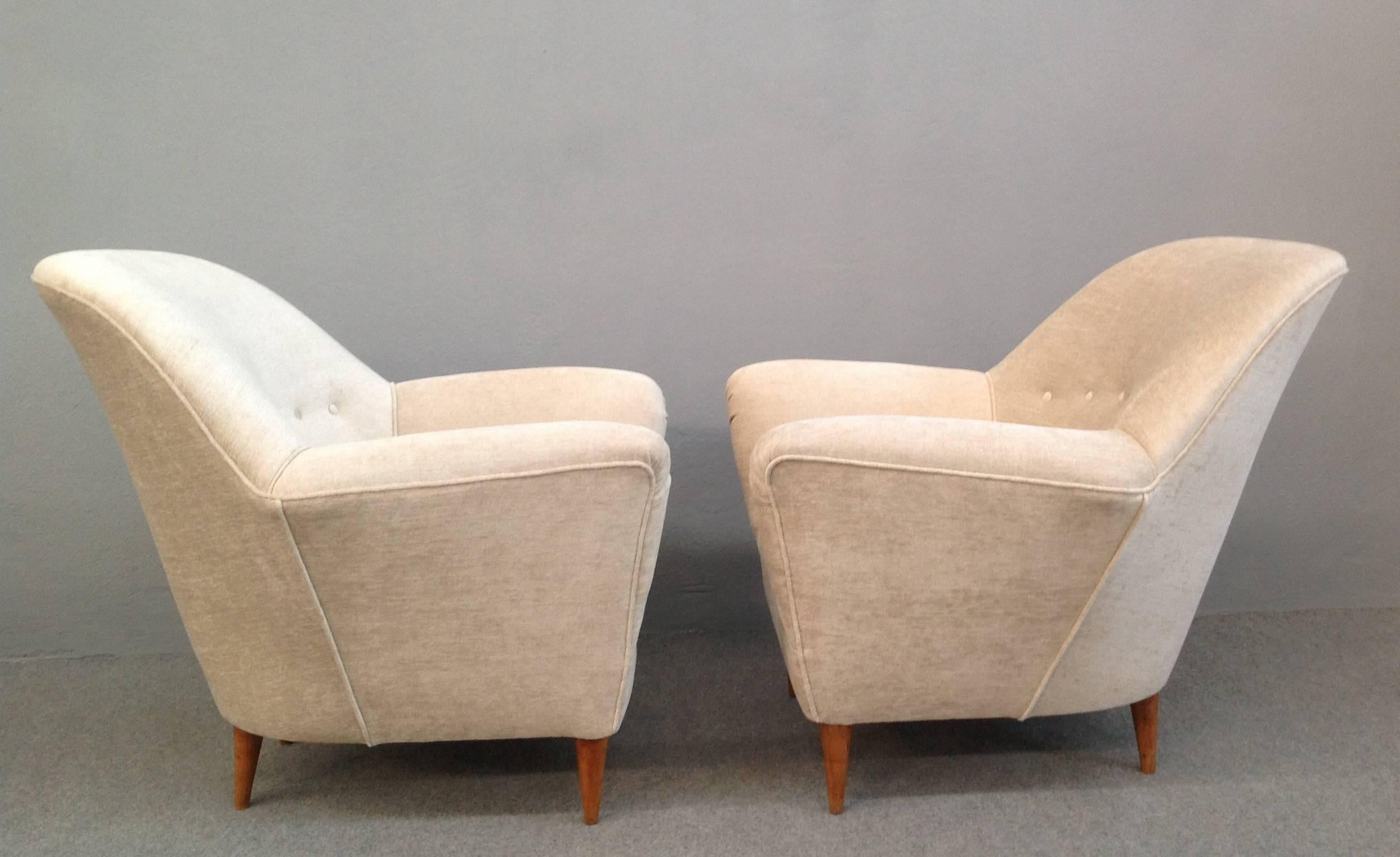 Mid-20th Century Pair of Armchairs by Ico Parisi