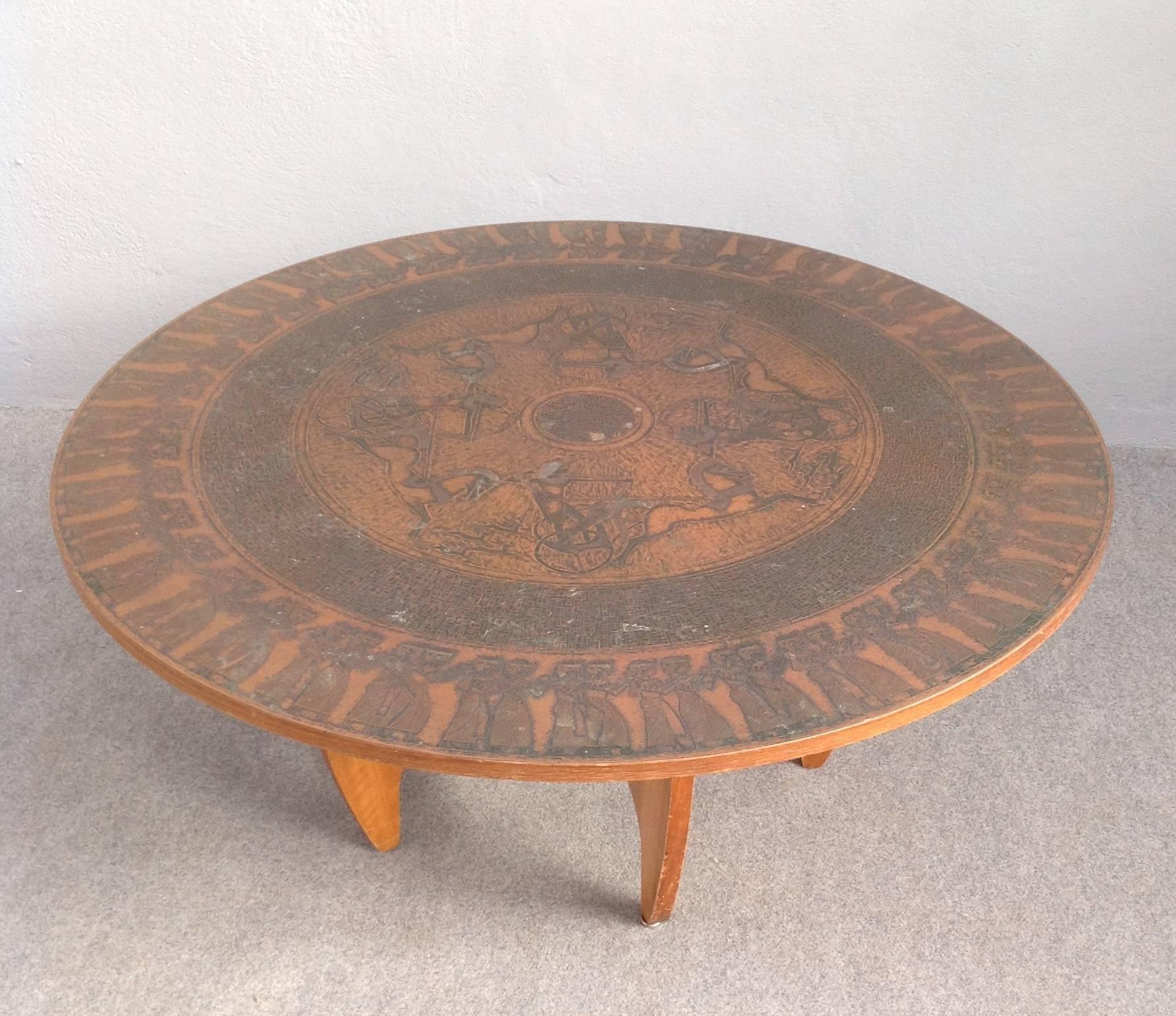 Mid-Century Modern Table basse ronde à feuilles de cuivre