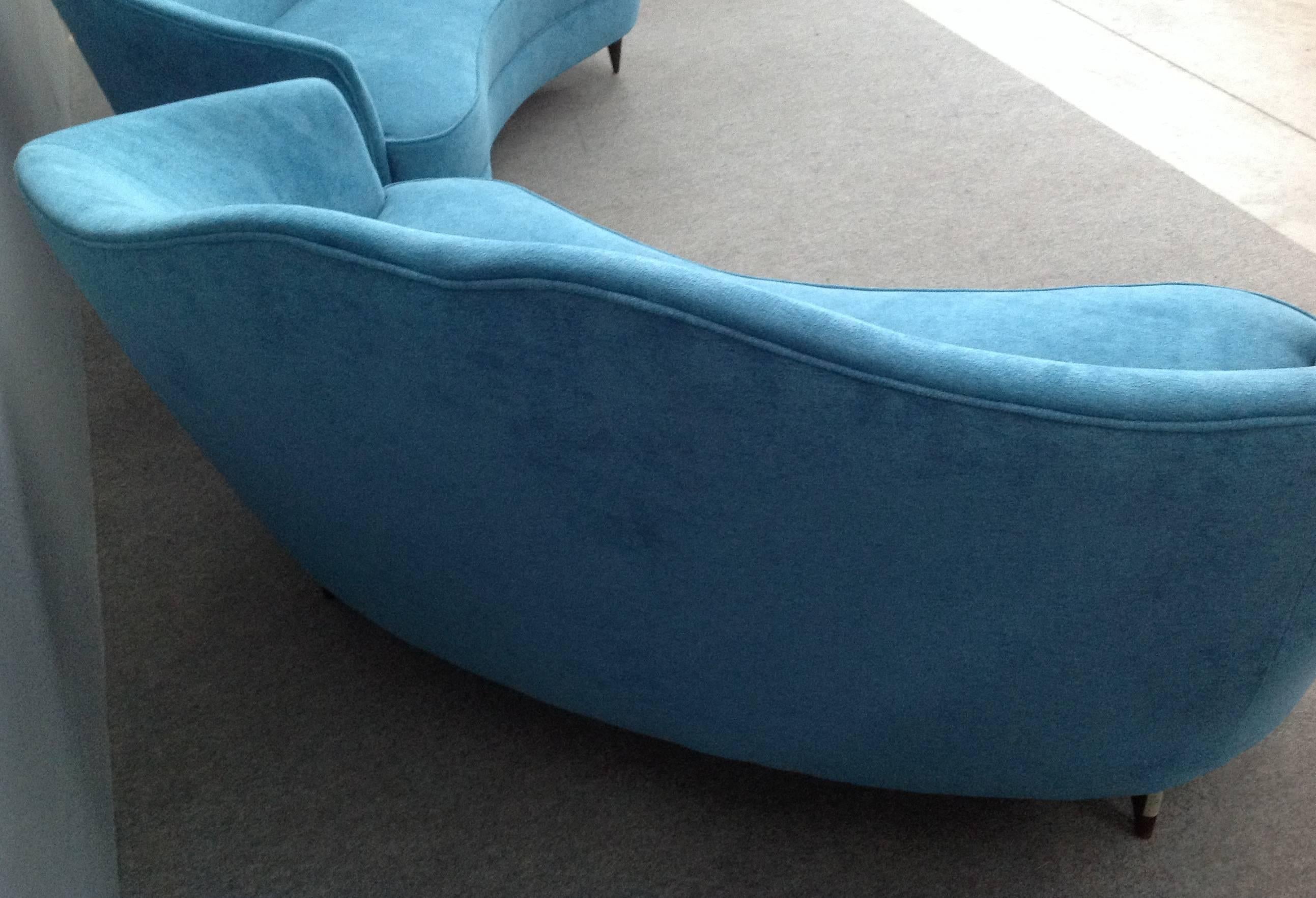 Pair of Curved Sofas by ISA In Excellent Condition In Piacenza, Italy
