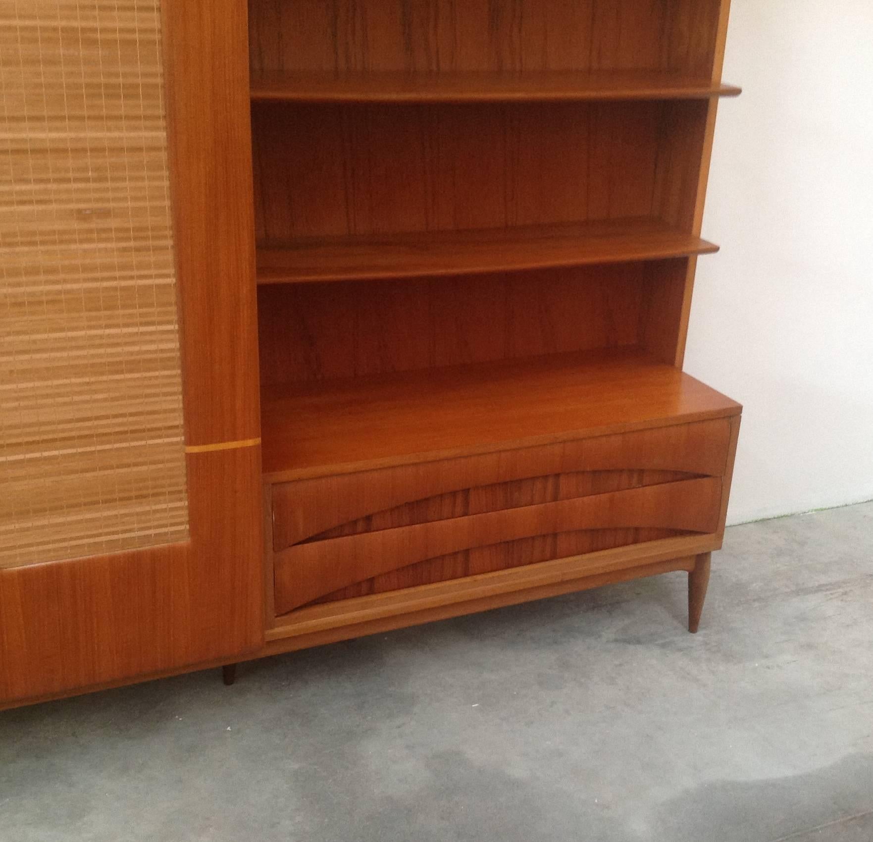 Mid-20th Century Italian Bookcase Cabinet