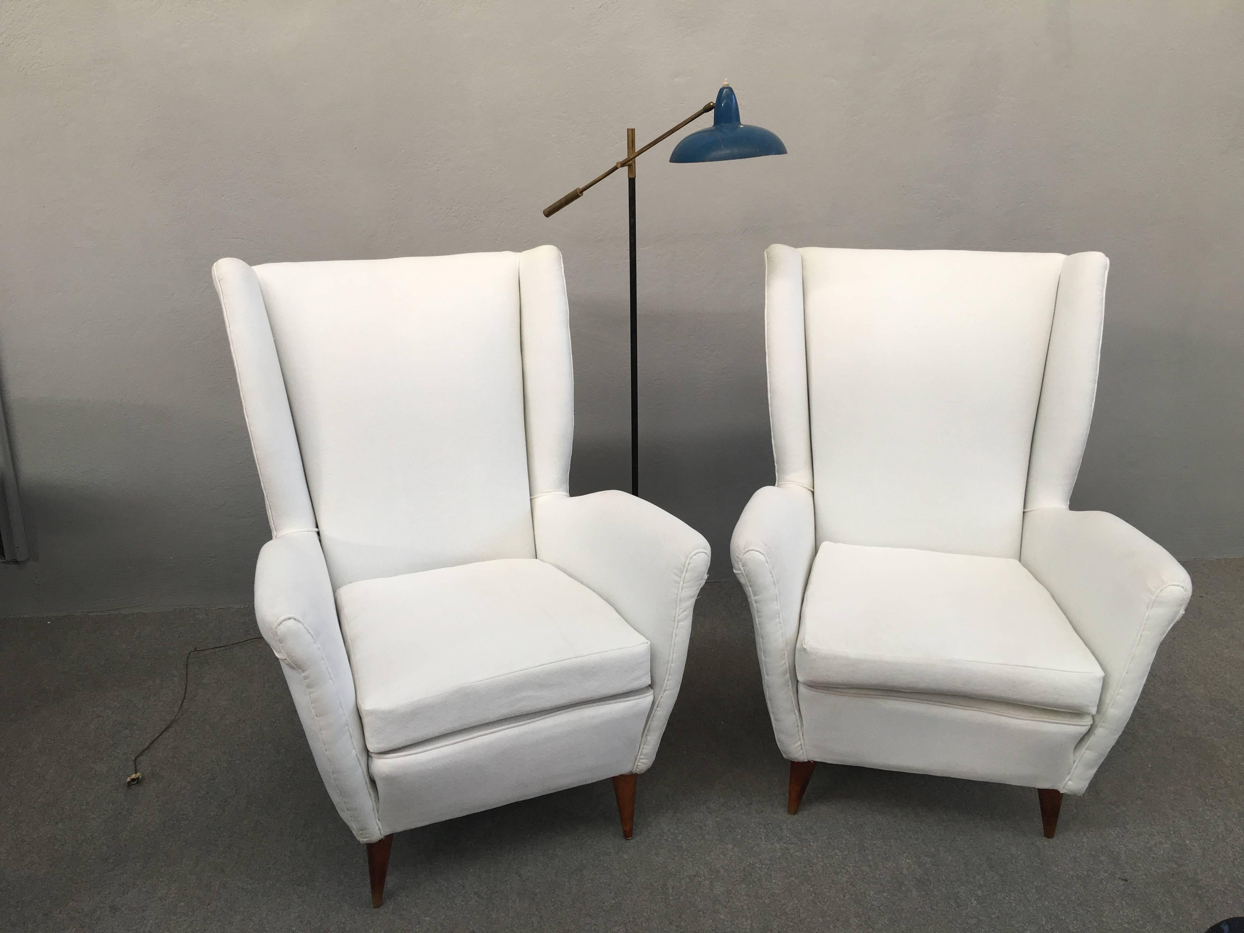 Glamorous Pair of Armchairs by Gio Ponti In Excellent Condition In Piacenza, Italy