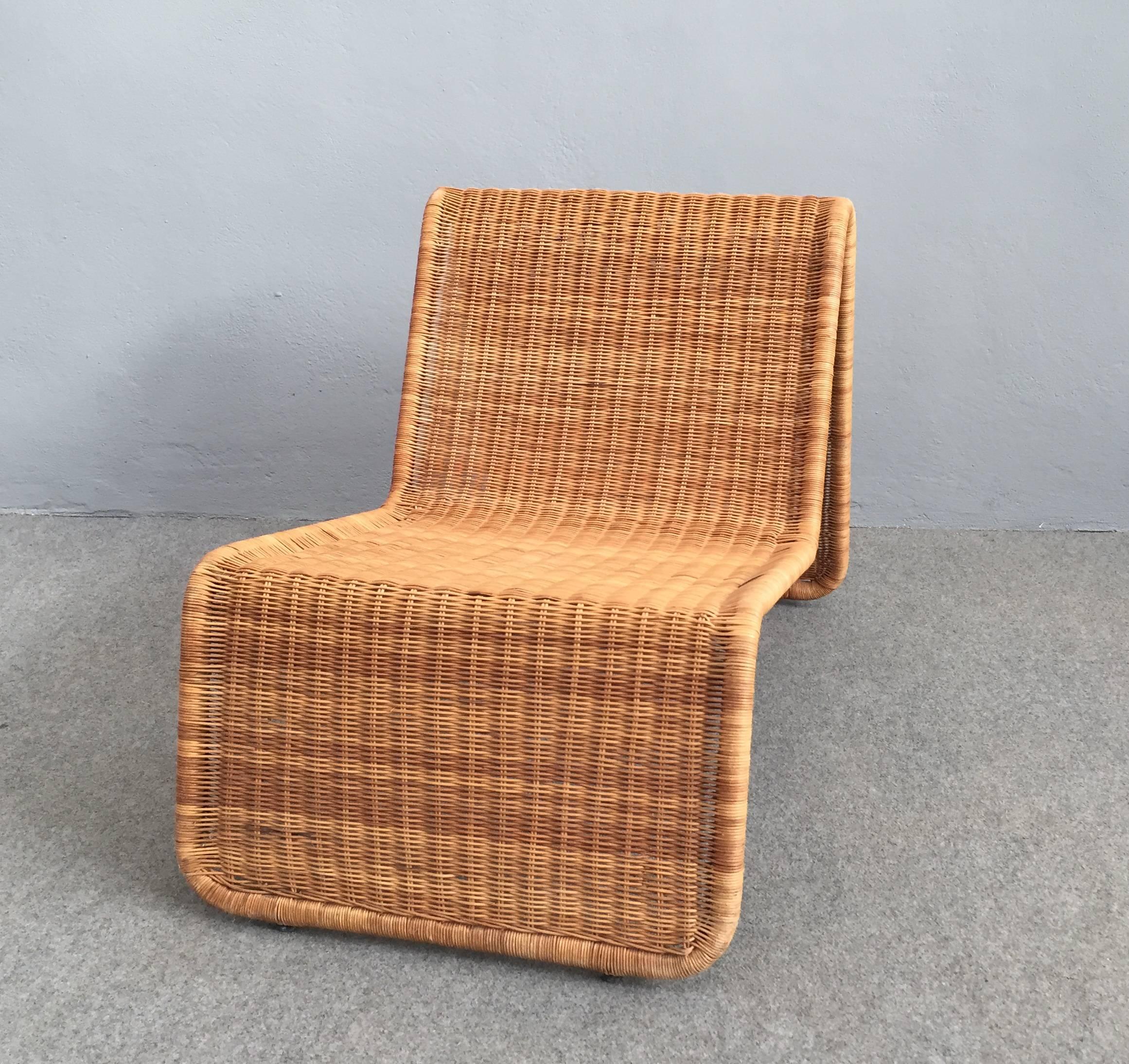 Lounge chair designed by Tito Agnoli, 1962.
Tubular steel frame and woven wicker seat.
Giuliana Gramigna, Repertorio 1950-1980, Mondadori, Milano 1985, p. 181.