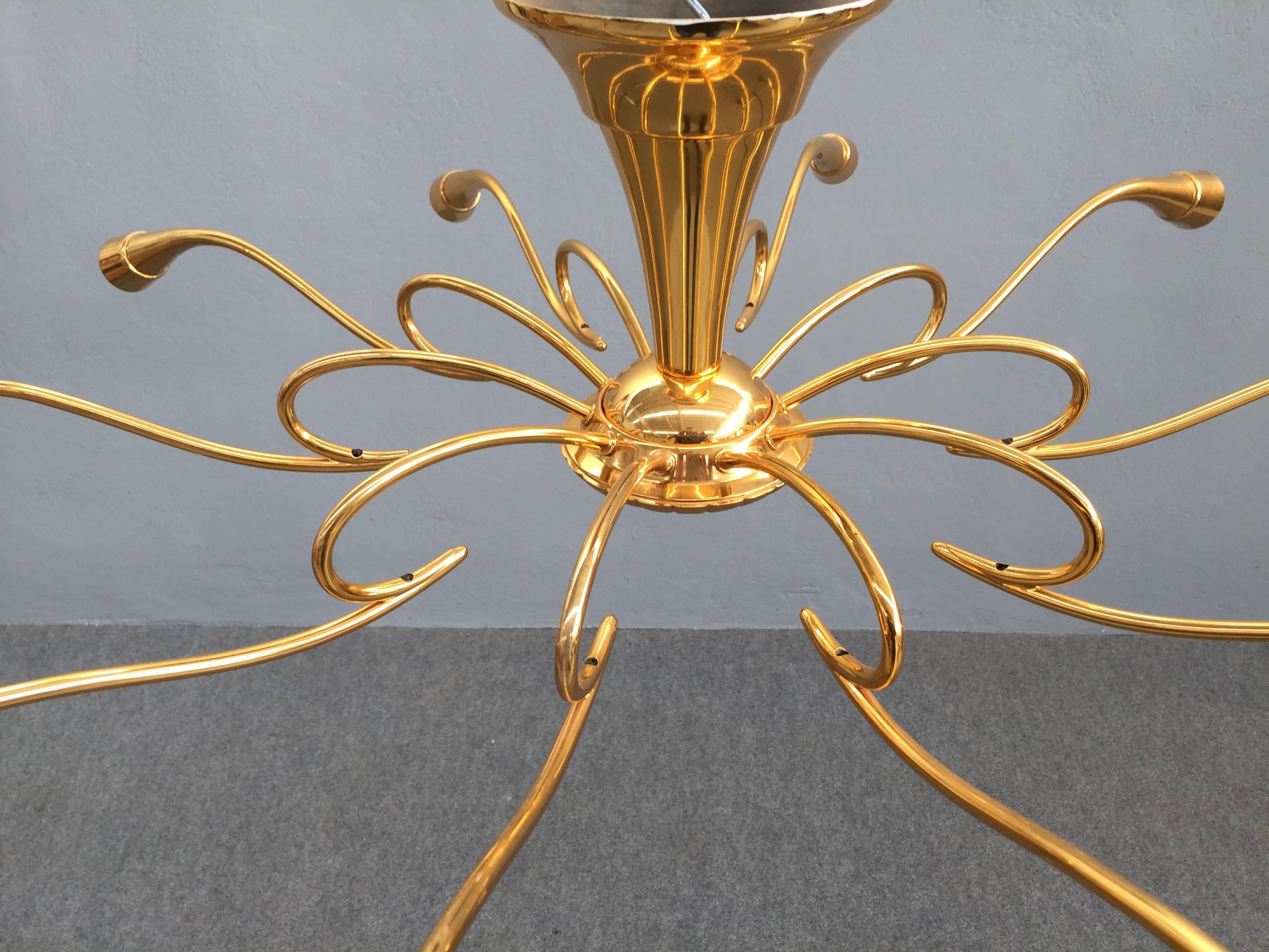 Mid-Century Modern Sculptural Brass Chandelier Attributed to Oscar Torlasco