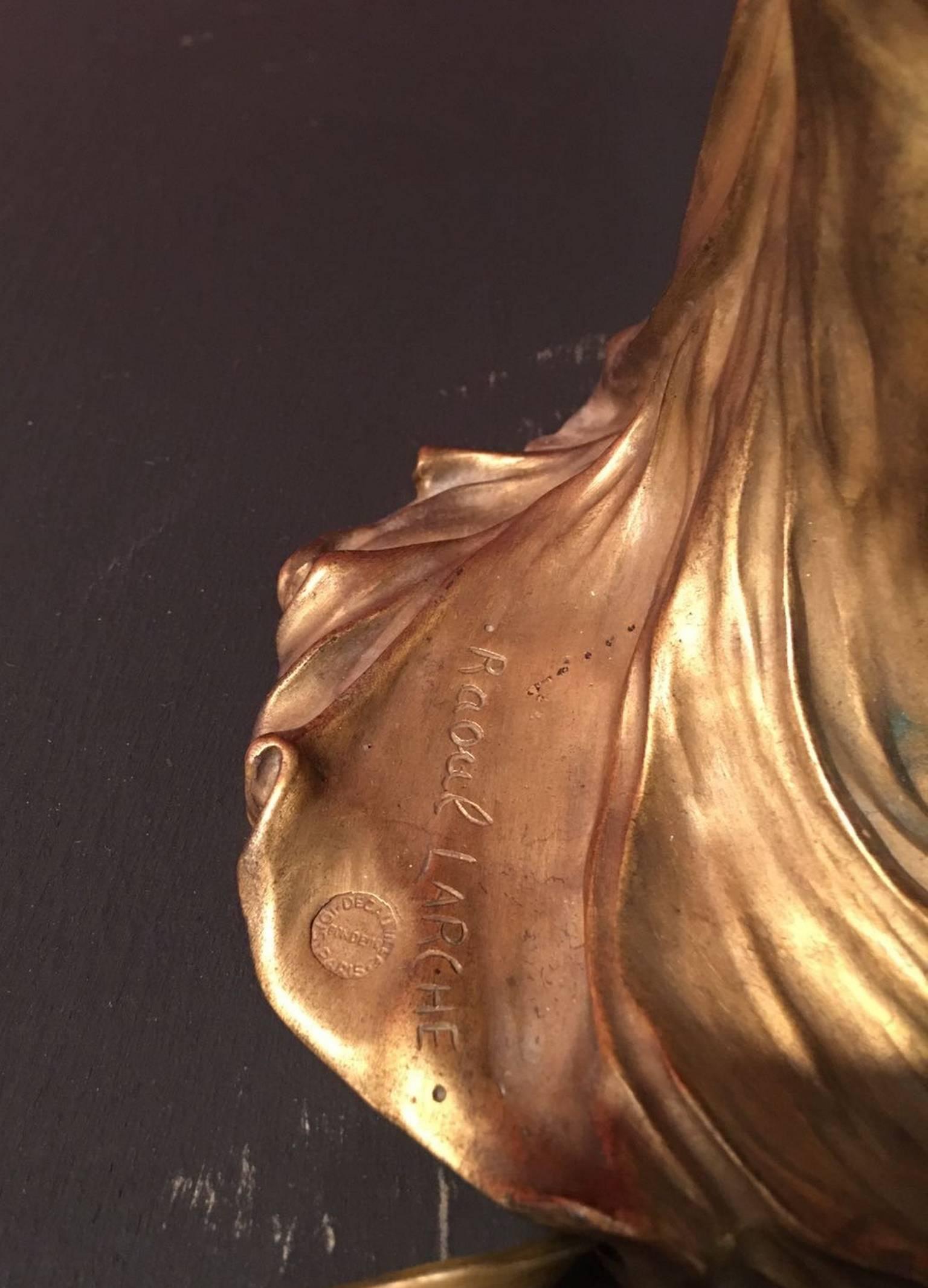 Elegant Bronze Lighted Sculpture by Raoul Larche In Excellent Condition In Piacenza, Italy
