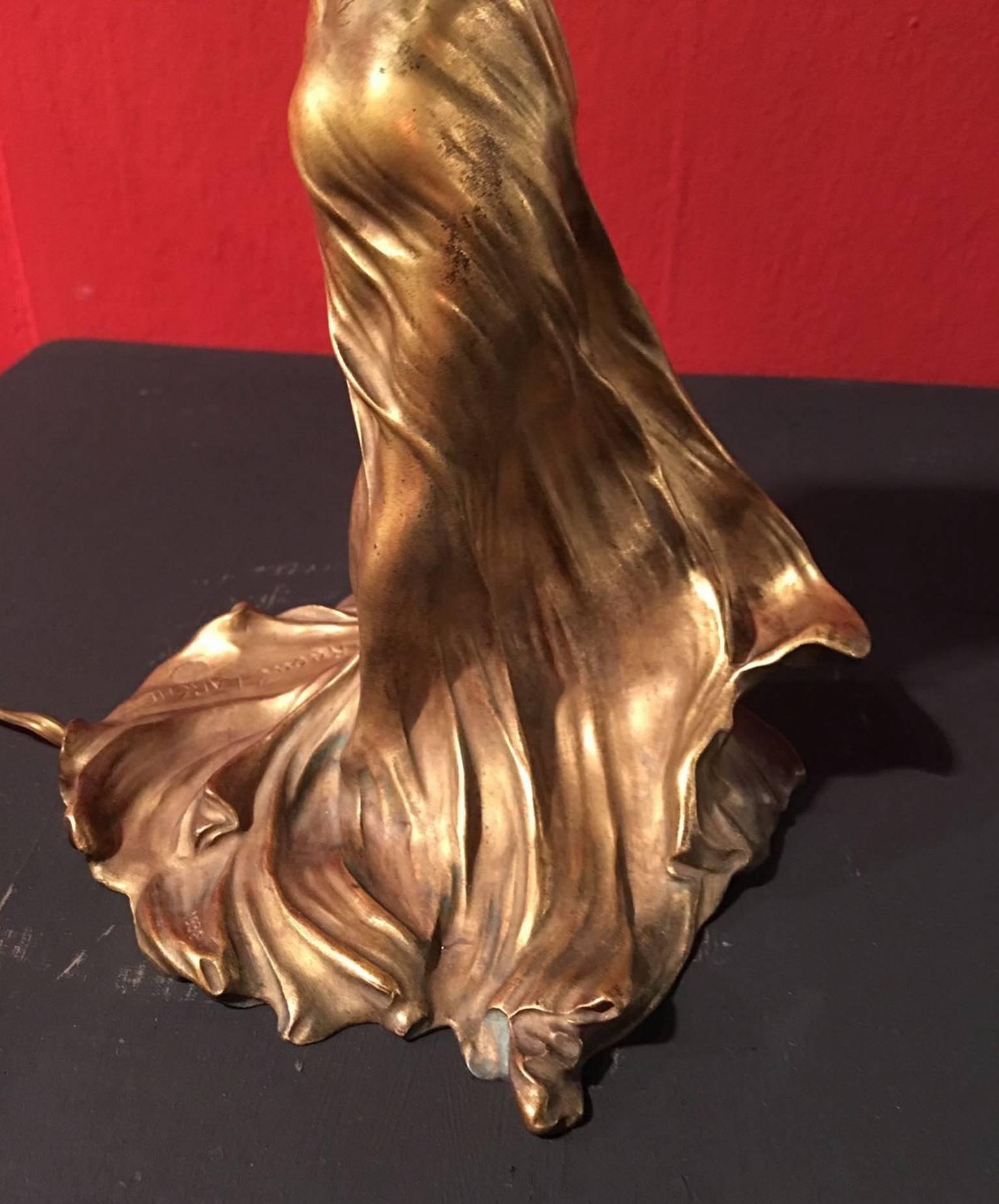 Late 19th Century Elegant Bronze Lighted Sculpture by Raoul Larche
