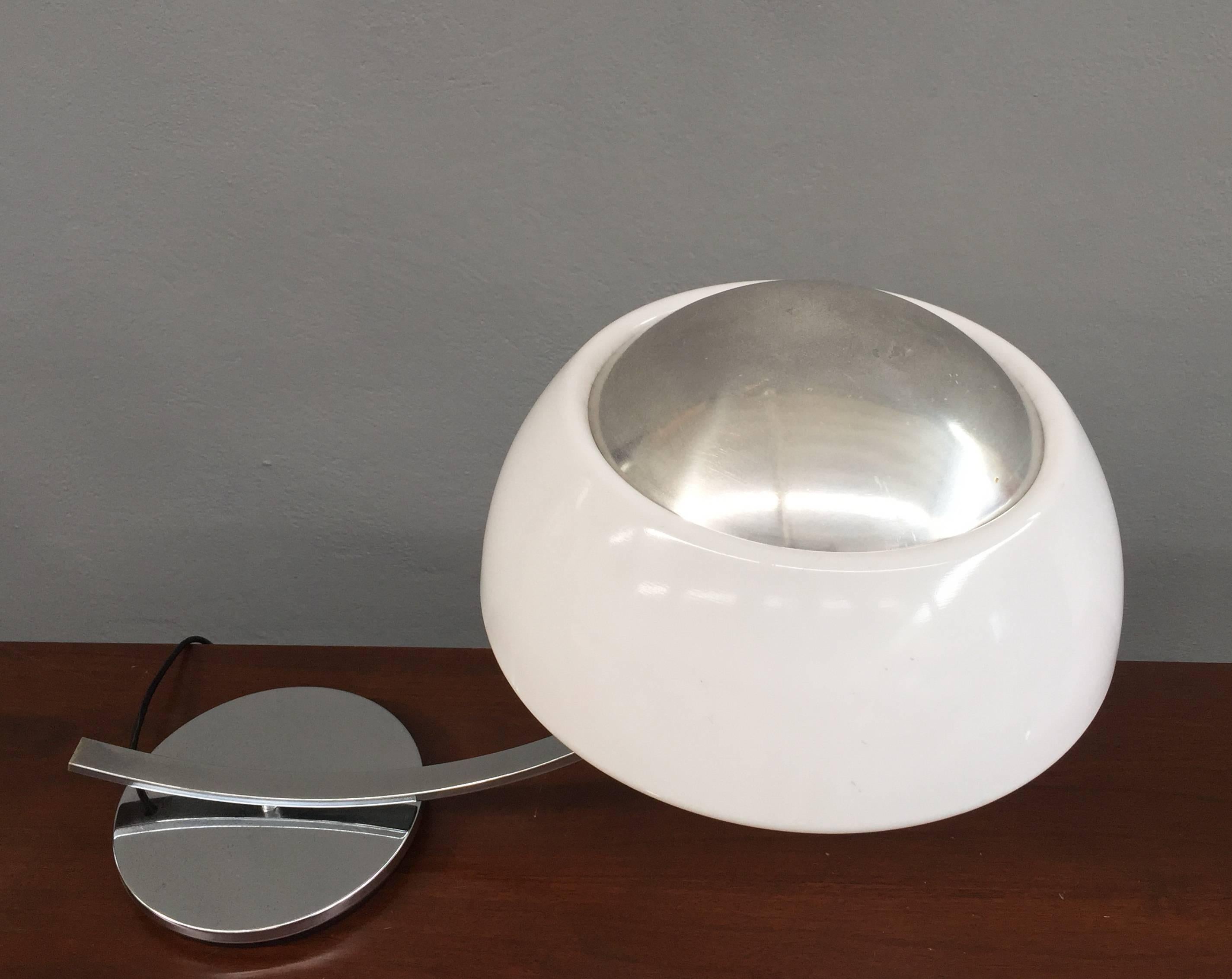 Mid-Century Modern Table Lamp Attribute to Gaetano Sciolari For Sale