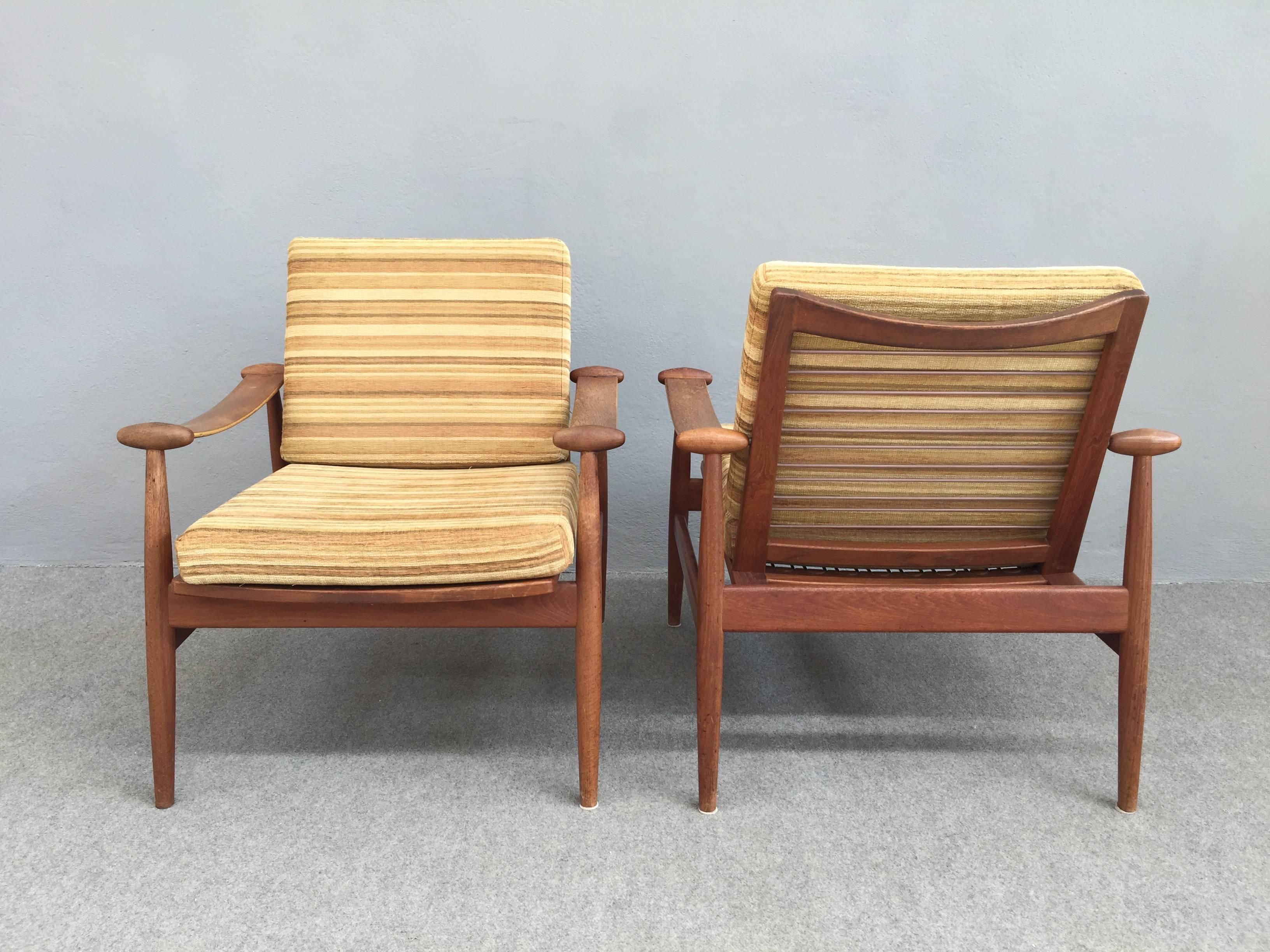 Lounge Chairs Designed by Finn Juhl for France & Son In Excellent Condition In Piacenza, Italy