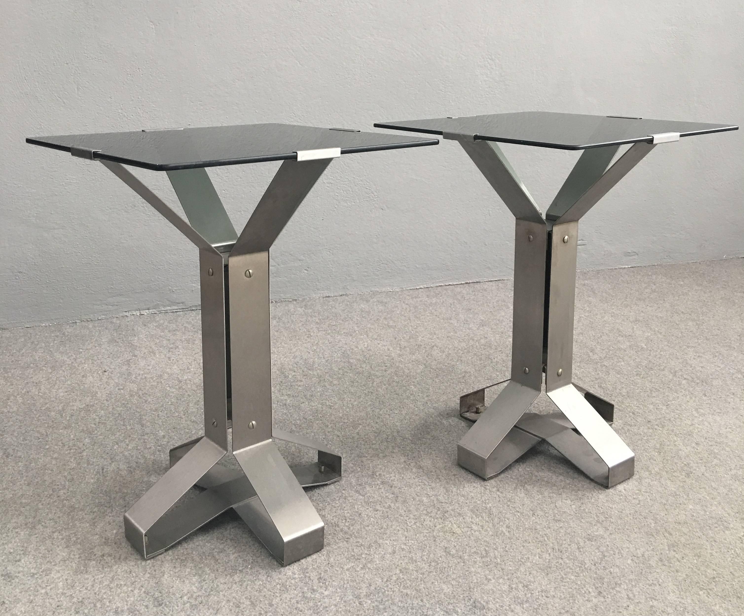 Pair of Chrome and Glass Coffee Tables In Excellent Condition In Piacenza, Italy