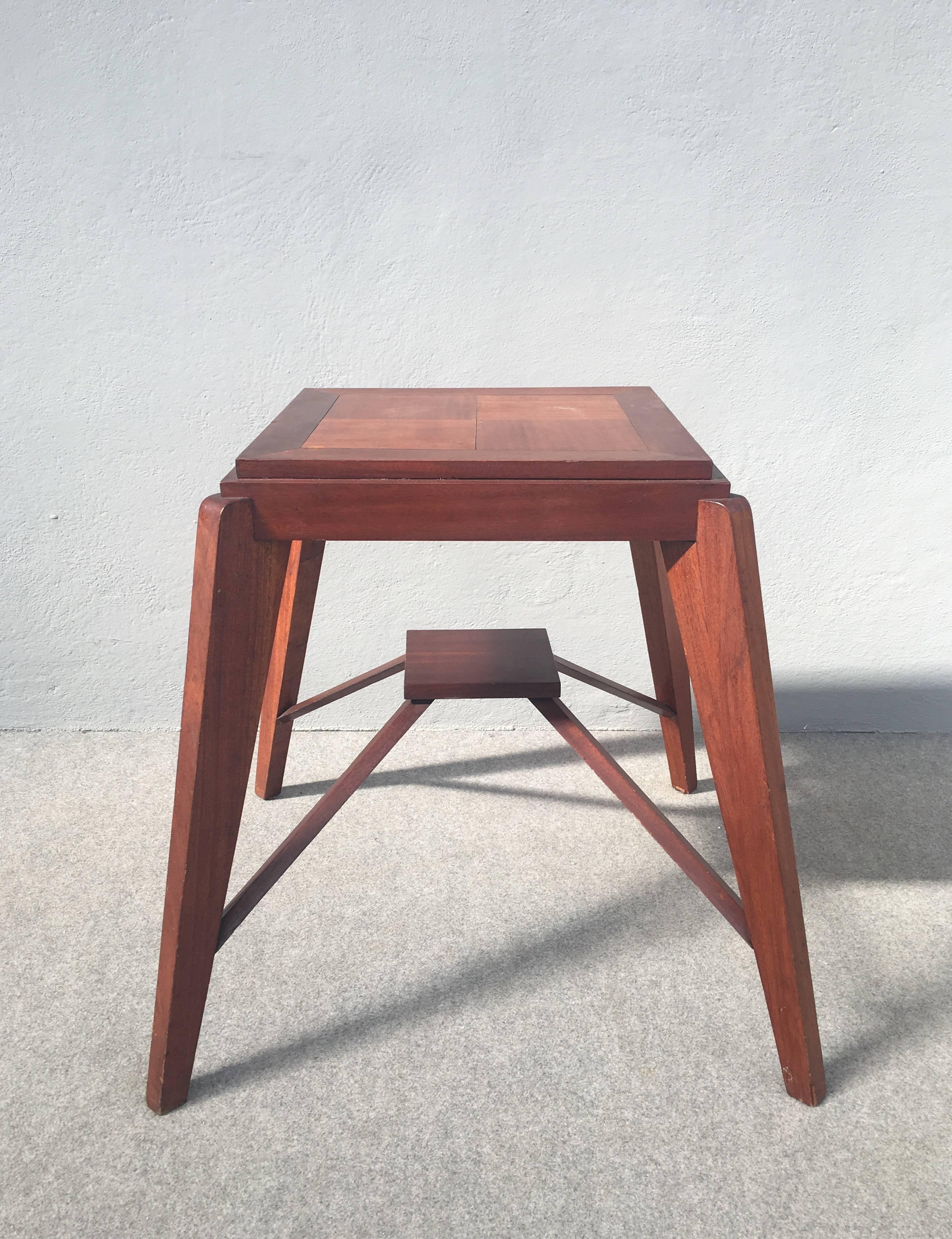 Huge squared table in the style of Pierre Jeanneret.
Very elegant shaped legs. Squared top measures cm 50 x 50.