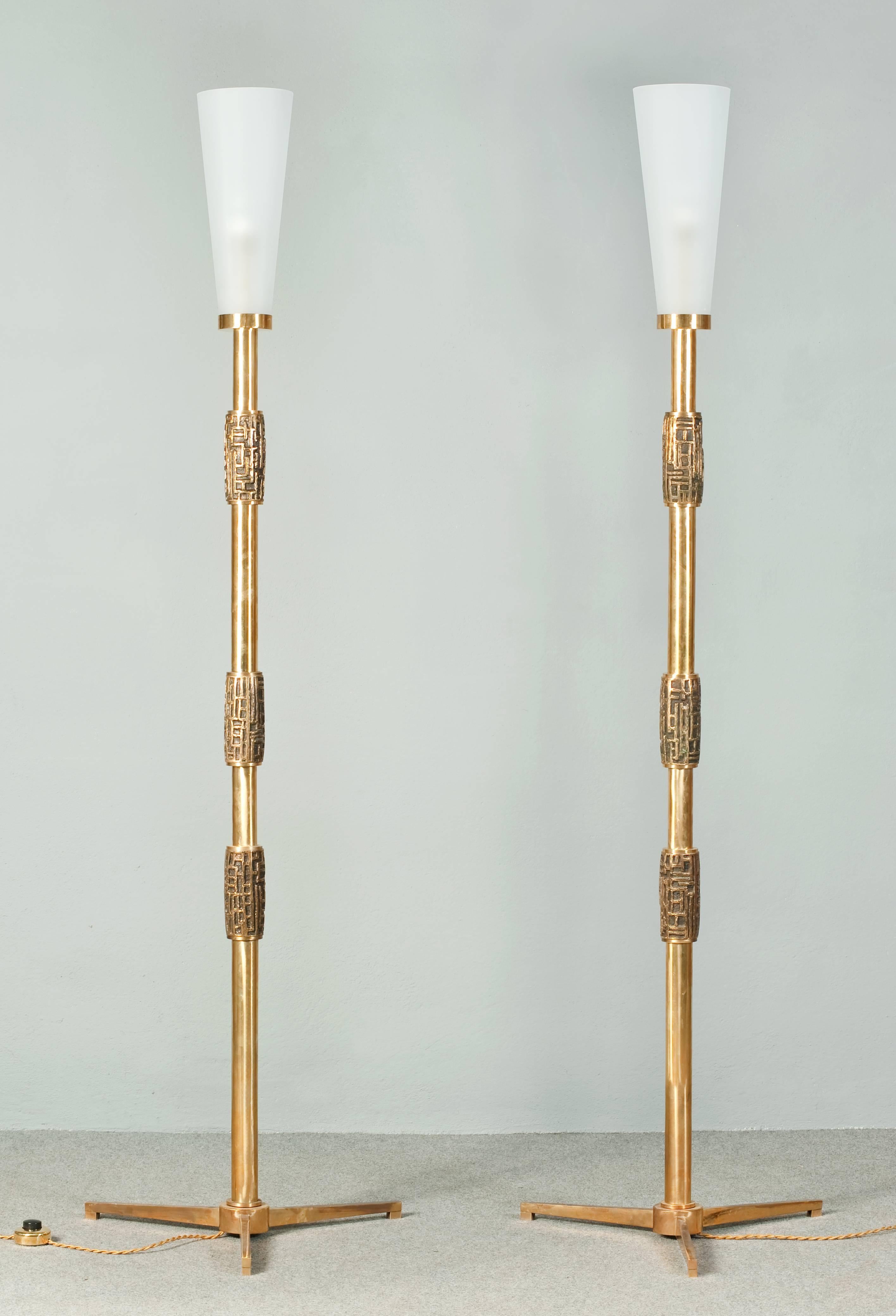 Very rare pair of Luciano Frigerio bronze floor lamps.
White opaline glass shade.