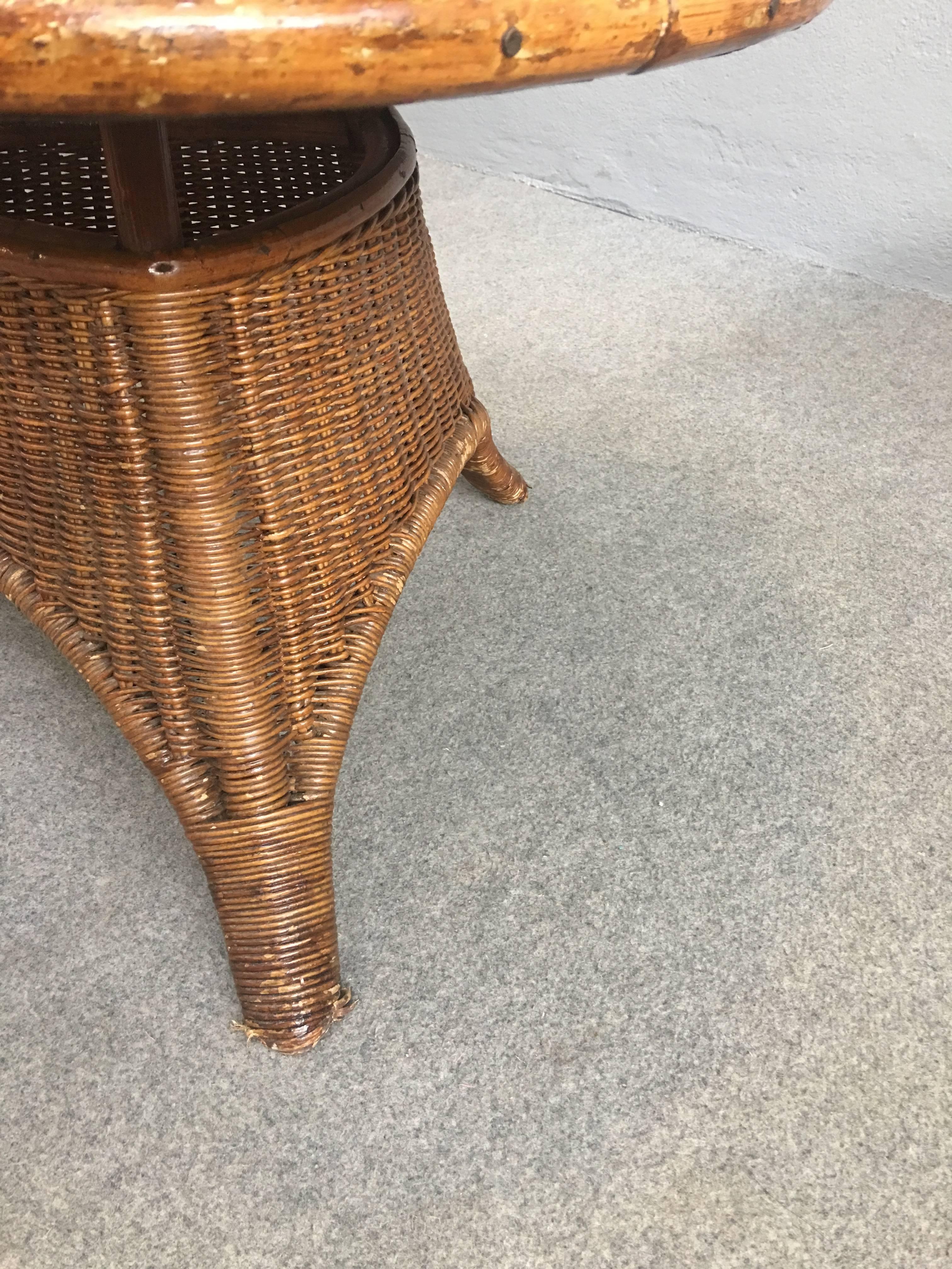 Charming Pair of Wicker Coffee Tables 2