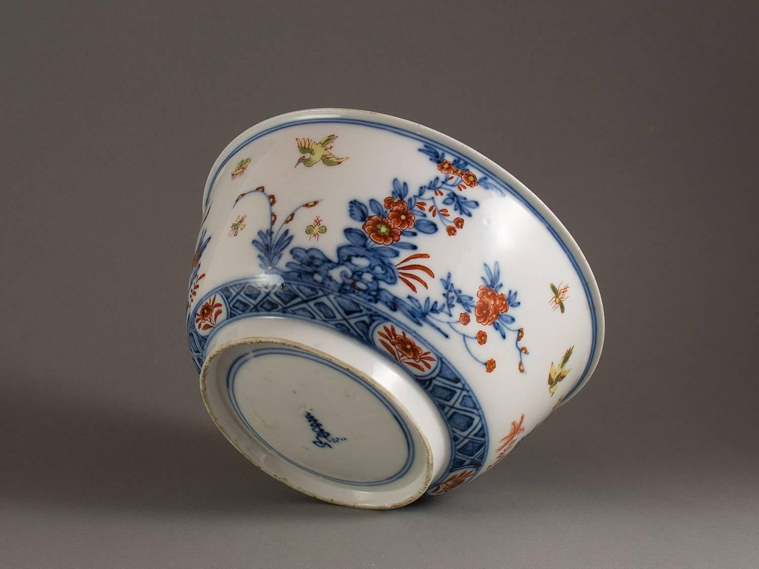 Painted in underglaze blue and enamel colors by Johann C. Horn
Early Dragon-mark in underglaze blue on the bottom
Early Böttger porcelain with small dots of fly ash

The bowl belongs to the group of early Meissen porcelains, in which from the