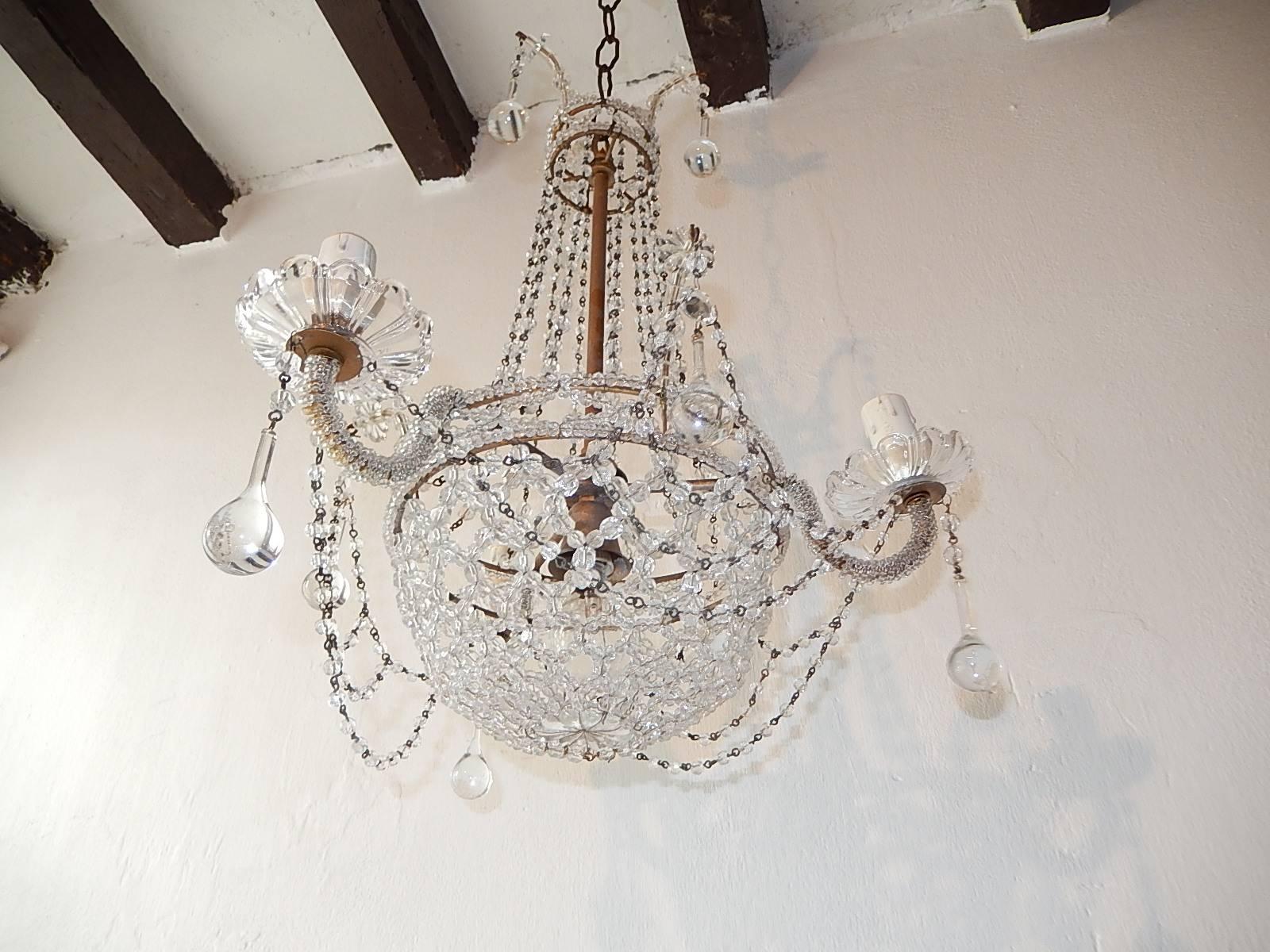 French Petit Crystal Beaded Basket Maison Bagues Style Chandelier In Excellent Condition In Modena (MO), Modena (Mo)