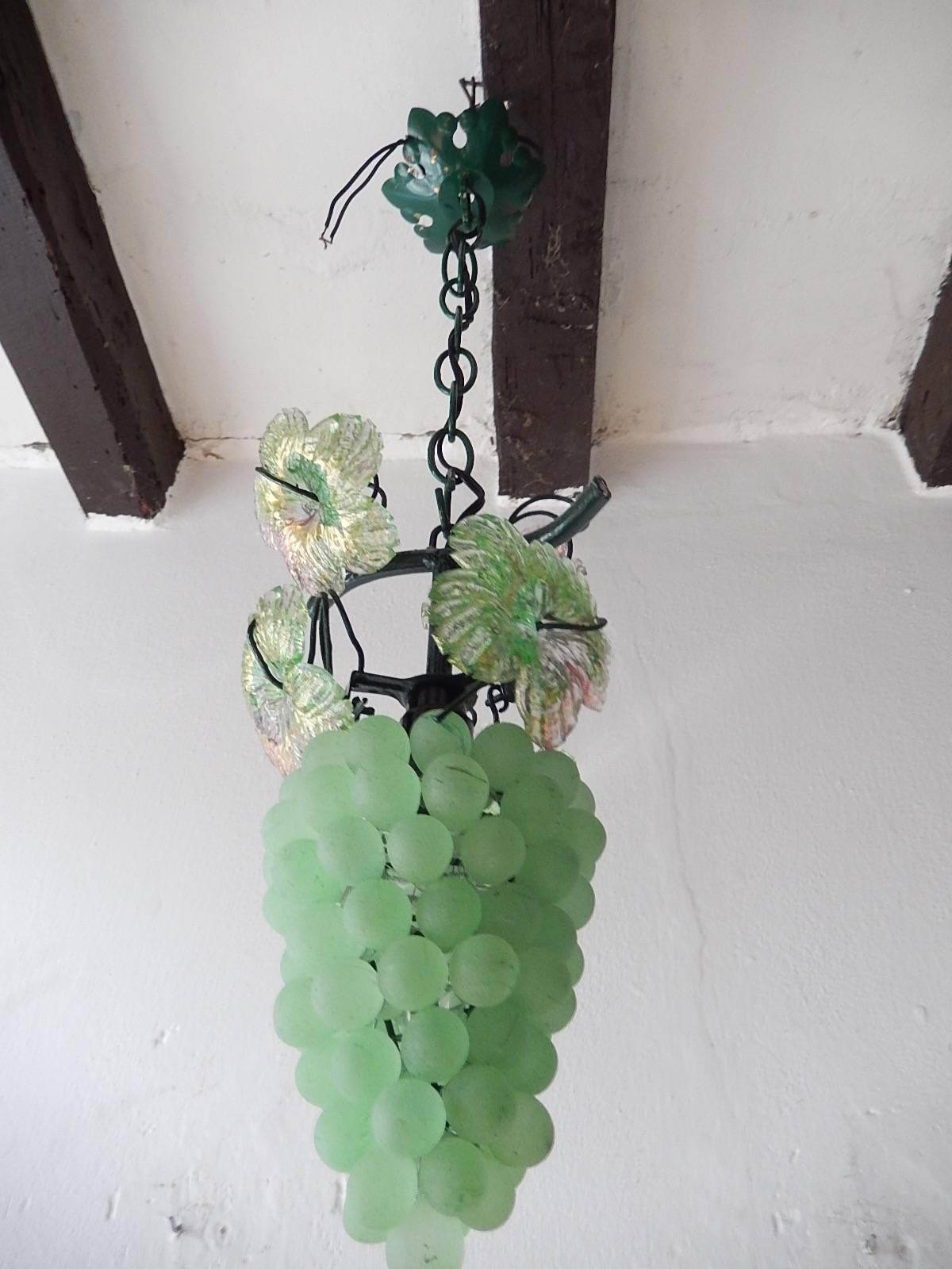 Italian Murano Glass Grape Cluster Chandeliers All Four Stages of Ripeness In Excellent Condition In Firenze, Toscana