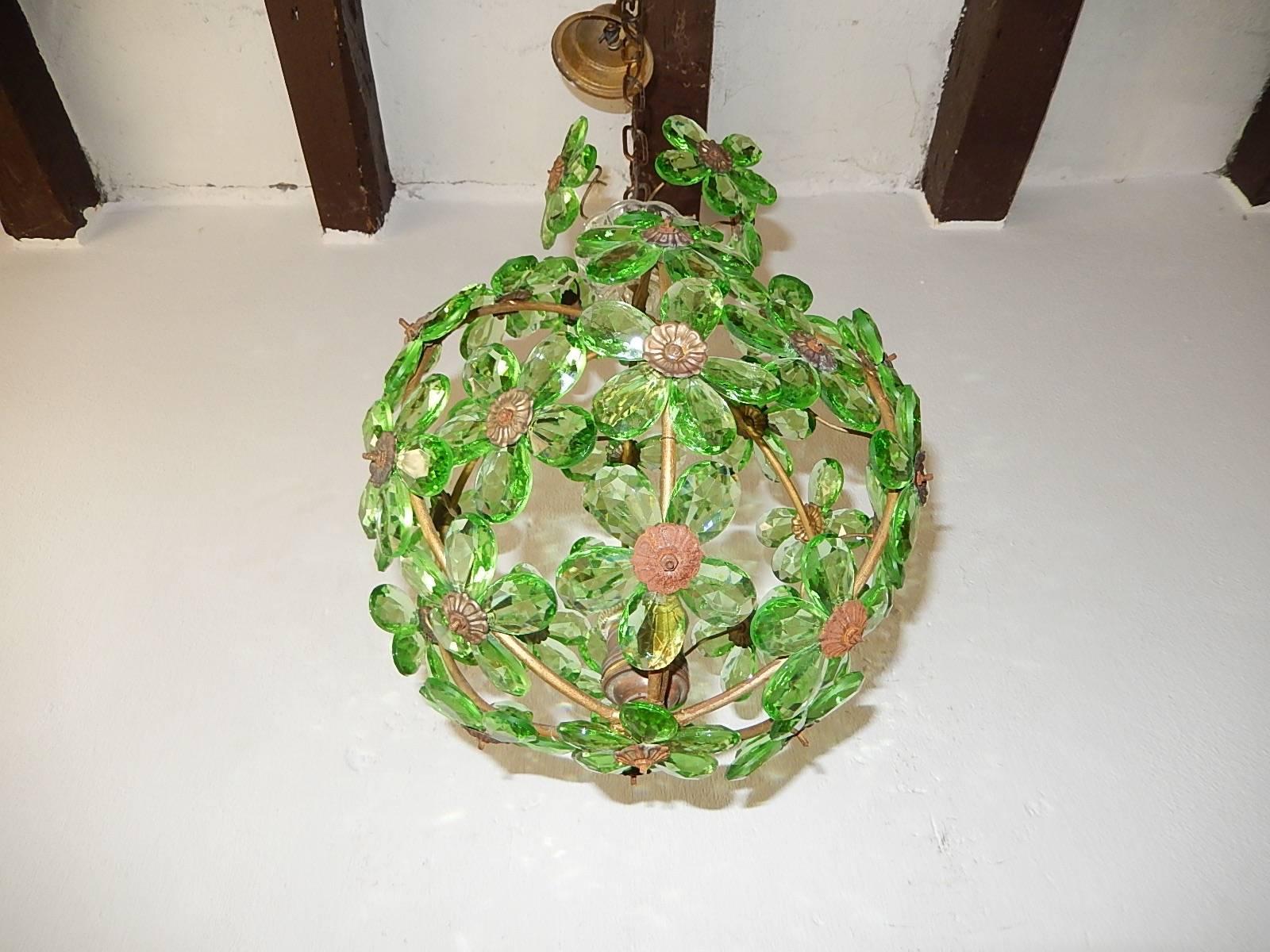 French Bagues Crystal Green Prisms Floral Ball Chandelier In Excellent Condition In Modena (MO), Modena (Mo)