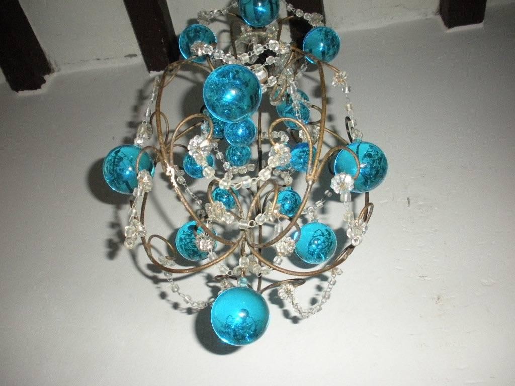 Francese Lampadario francese d'epoca con enormi sfere di Murano, unico nel suo genere, C.C. 1920 in vendita