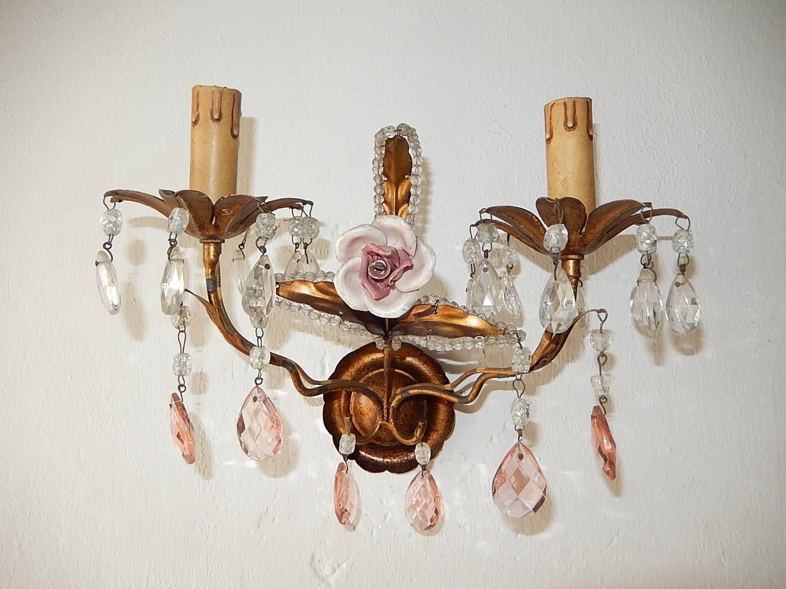 French Tole Beaded Porcelain Roses Pink Sconces In Good Condition For Sale In Firenze, Toscana