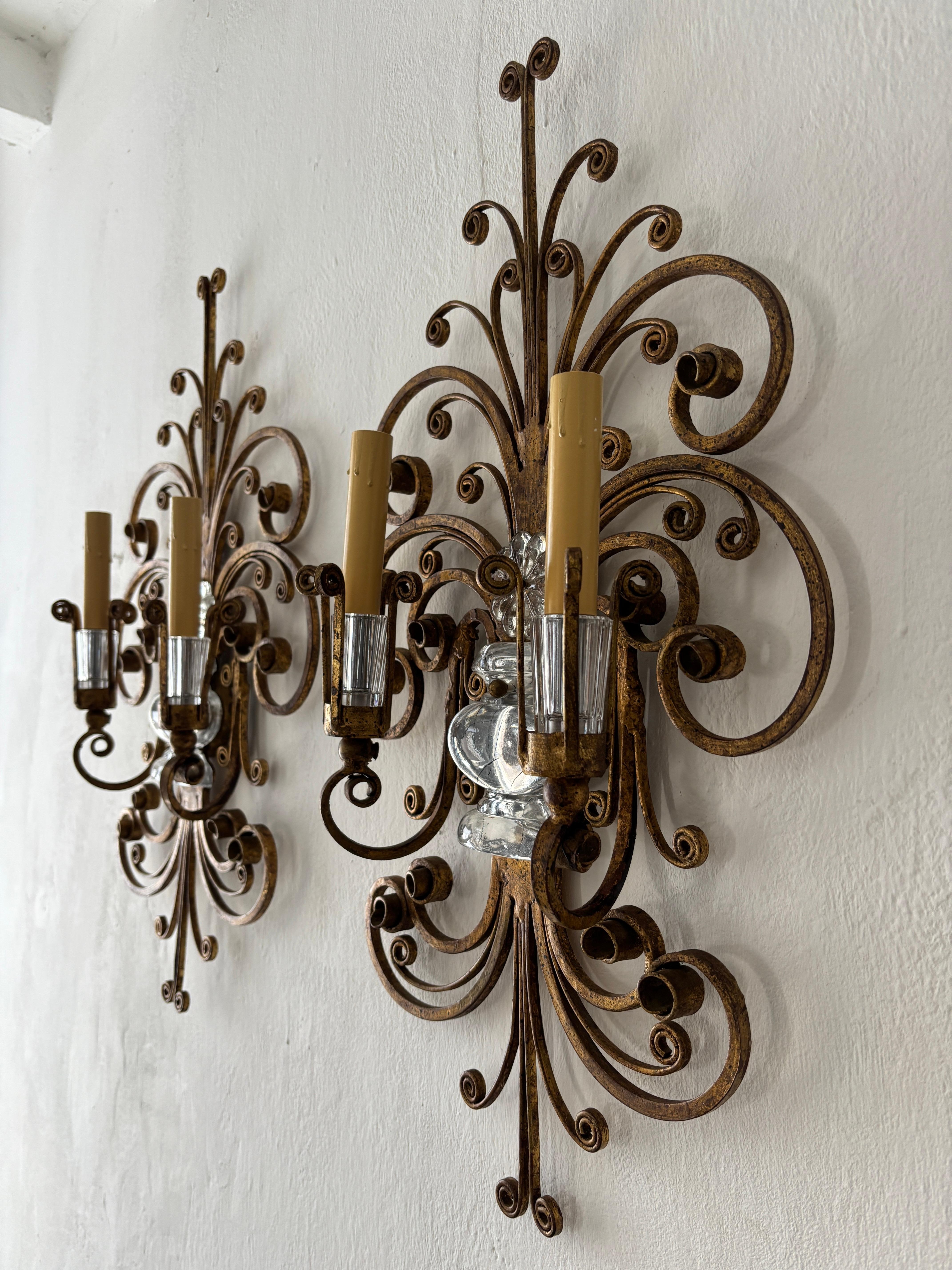 Mid-Century moderno Maison Bagues Orna di fiori in cristallo d'oro, specchietti retrovisori, c.C. 1940 in vendita