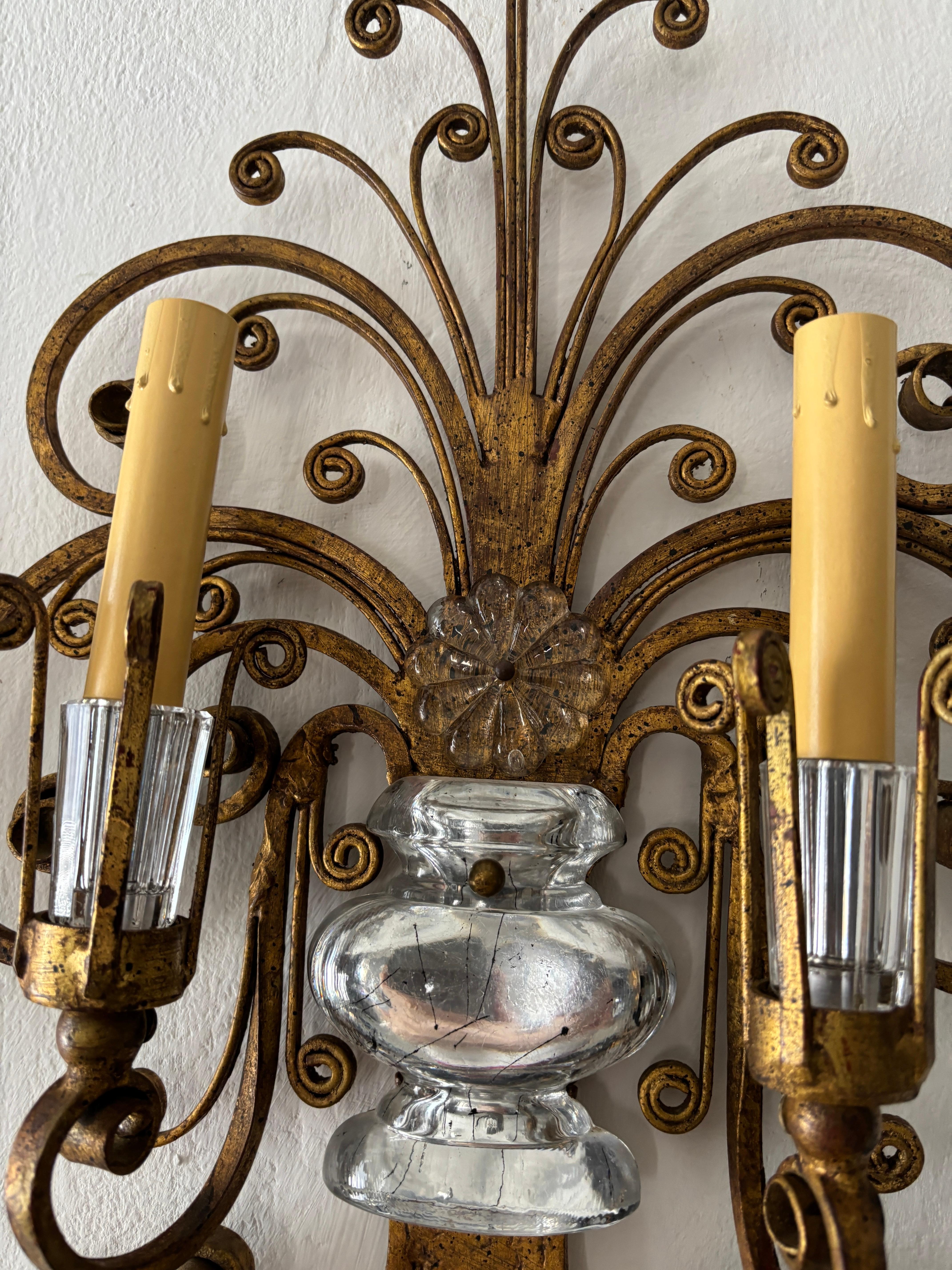 Metà XX secolo Maison Bagues Orna di fiori in cristallo d'oro, specchietti retrovisori, c.C. 1940 in vendita