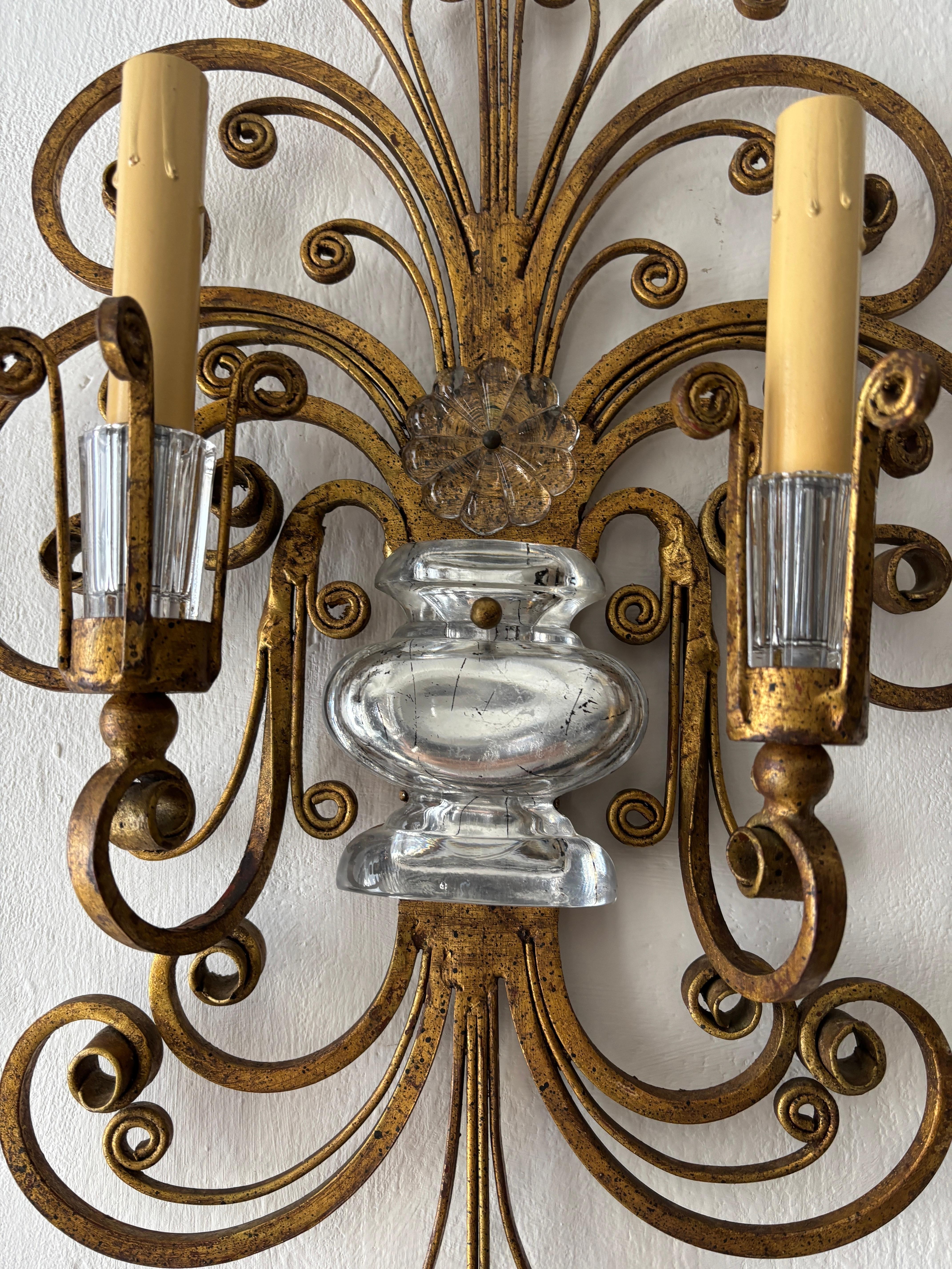 Maison Bagues Orna di fiori in cristallo d'oro, specchietti retrovisori, c.C. 1940 in vendita 1