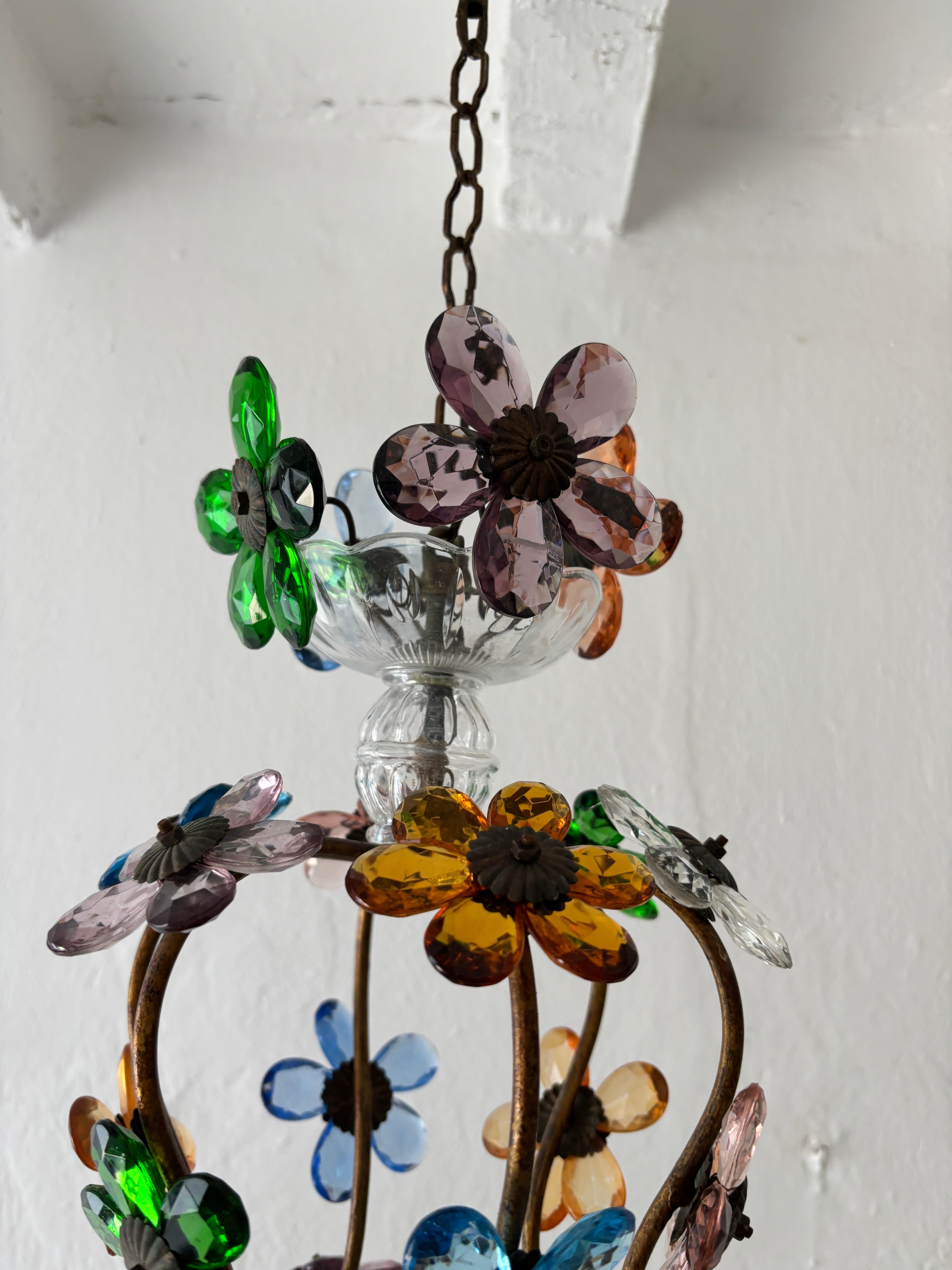 Cristal Lustre rare de la Maison Baguès avec prisme en cristal à fleurs multicolores en vente