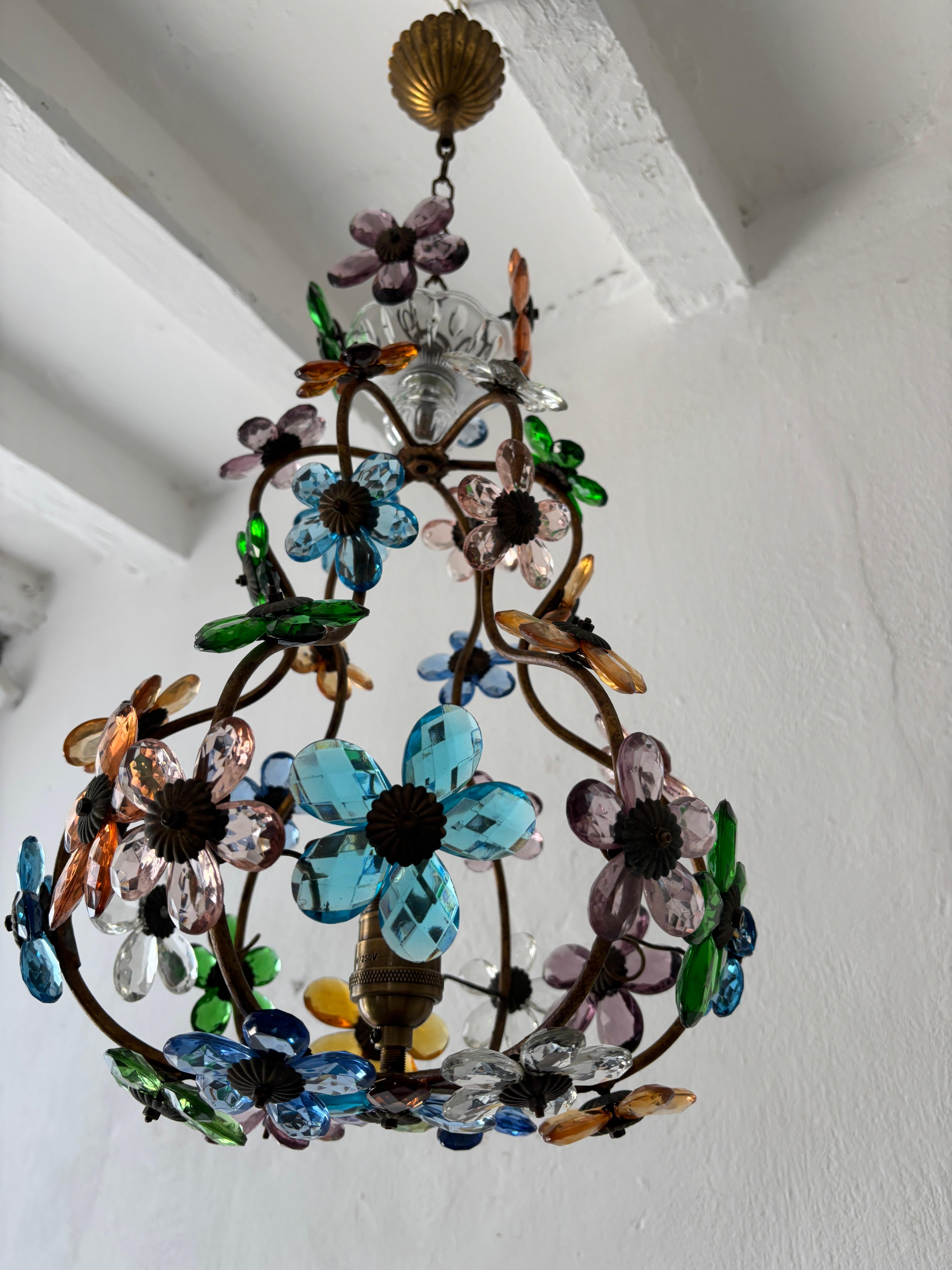 Lustre rare de la Maison Baguès avec prisme en cristal à fleurs multicolores Bon état - En vente à Firenze, Toscana