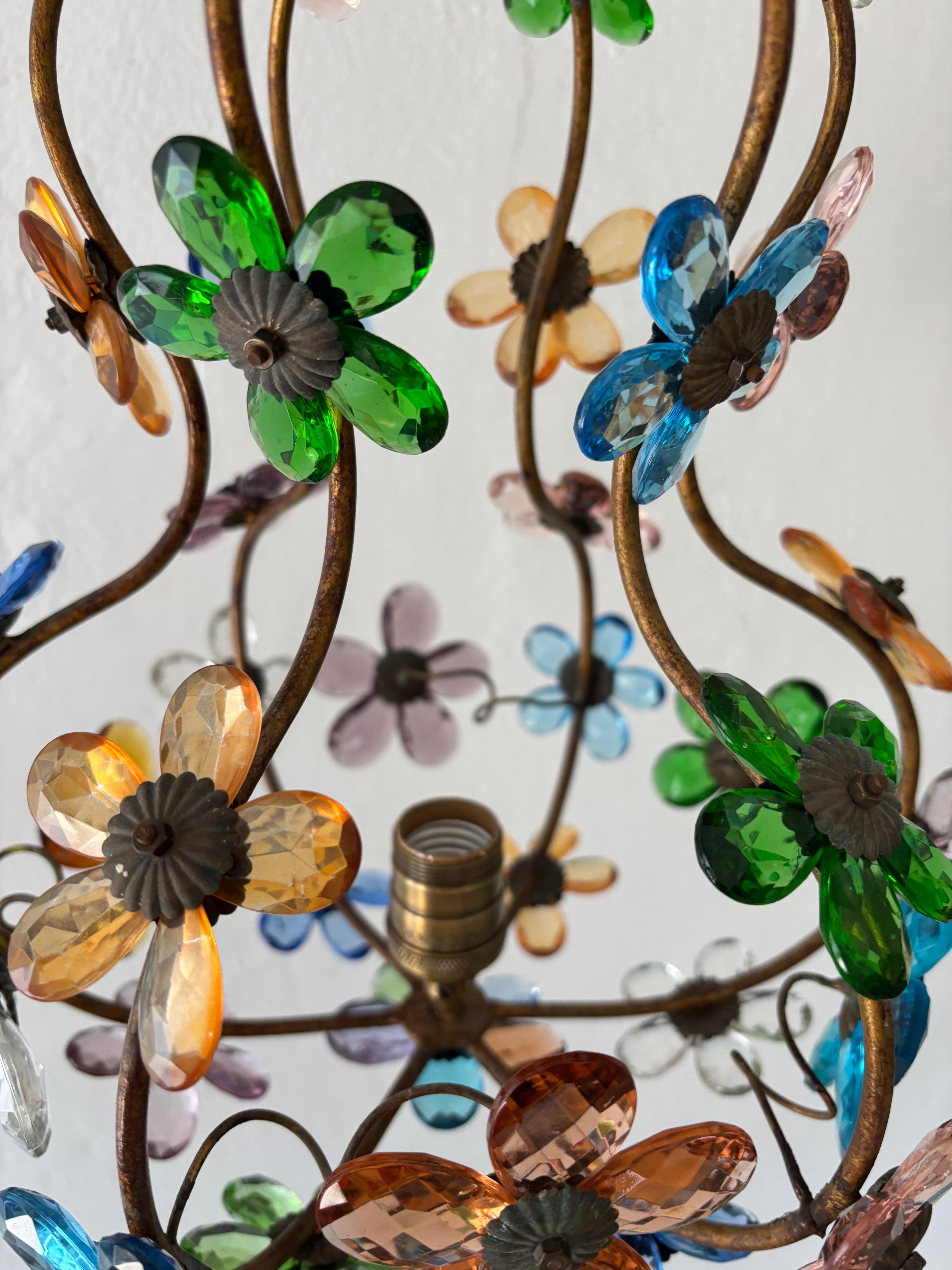 Lustre rare de la Maison Baguès avec prisme en cristal à fleurs multicolores en vente 2