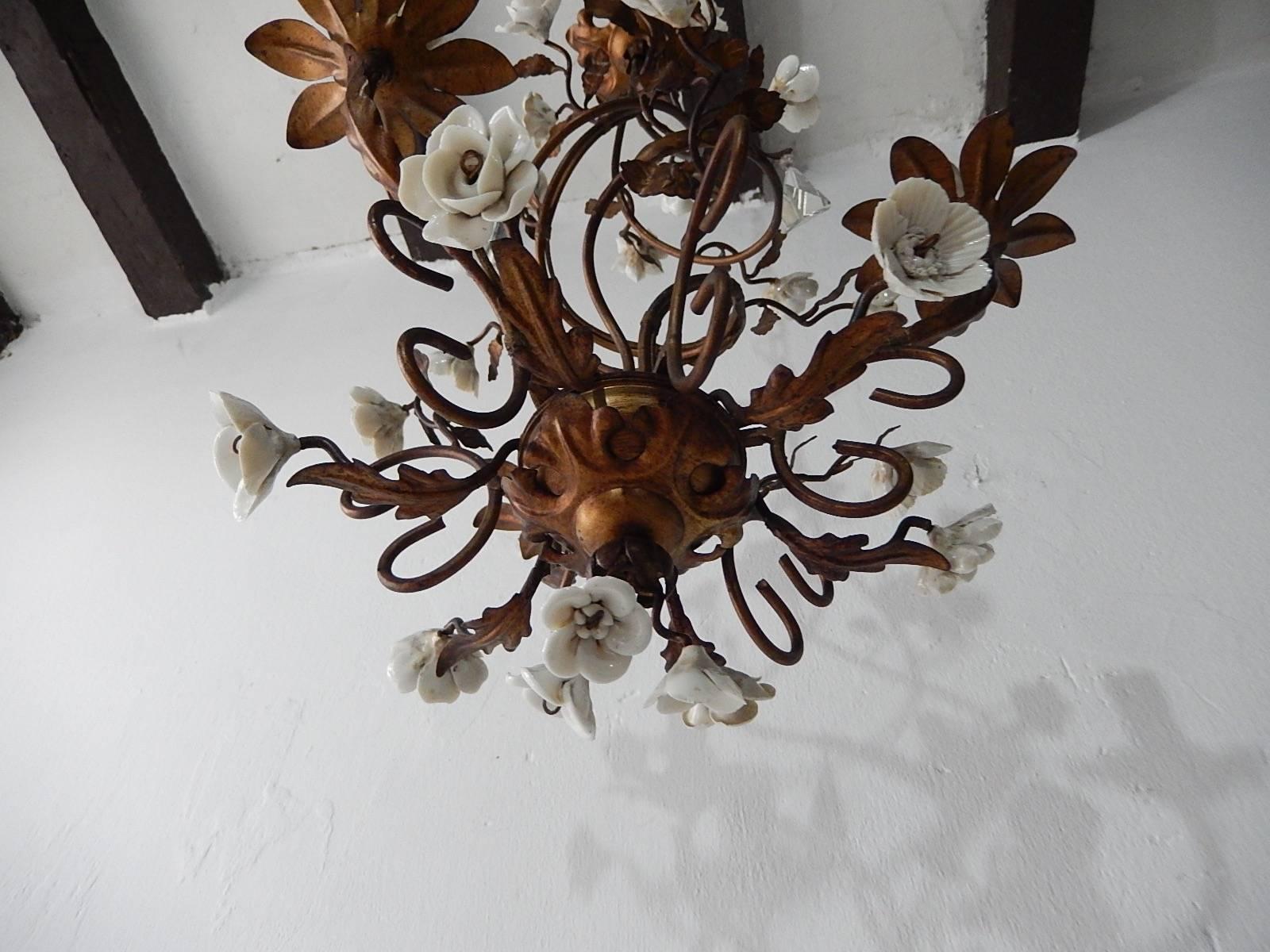 French Tole Porcelain Roses and Flowers Chandelier In Excellent Condition In Modena (MO), Modena (Mo)