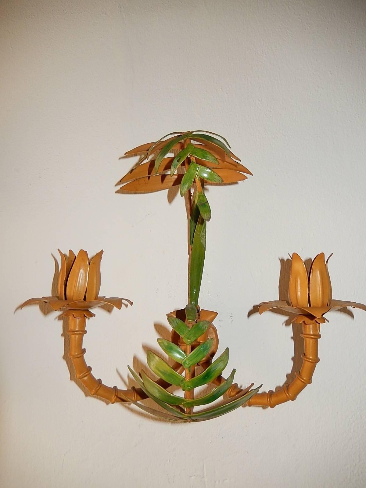 1950 French Faux Bamboo Palm Tole Sconces In Excellent Condition In Modena (MO), Modena (Mo)