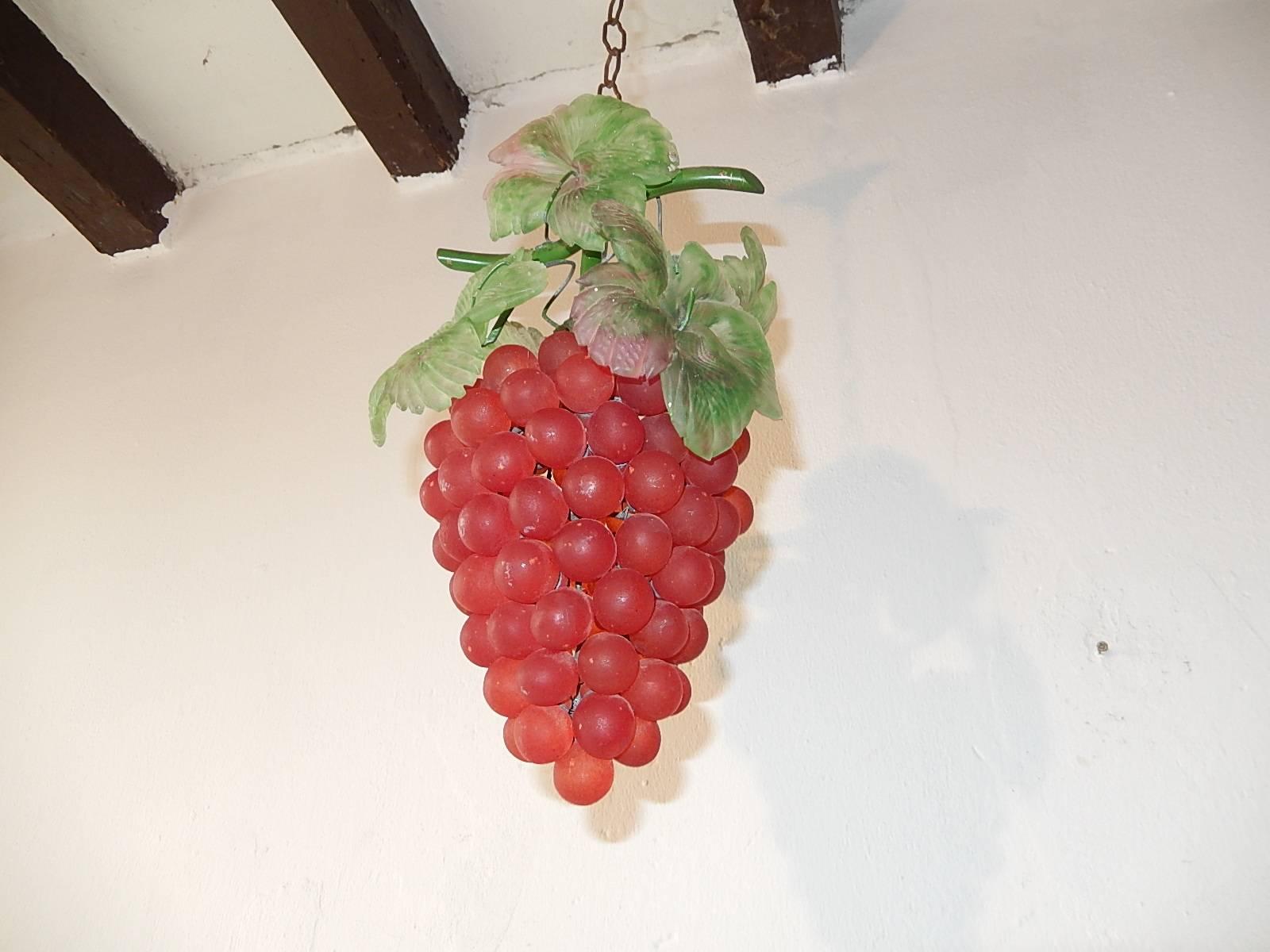 Italian Murano Red Grape Cluster Chandelier In Excellent Condition In Modena (MO), Modena (Mo)