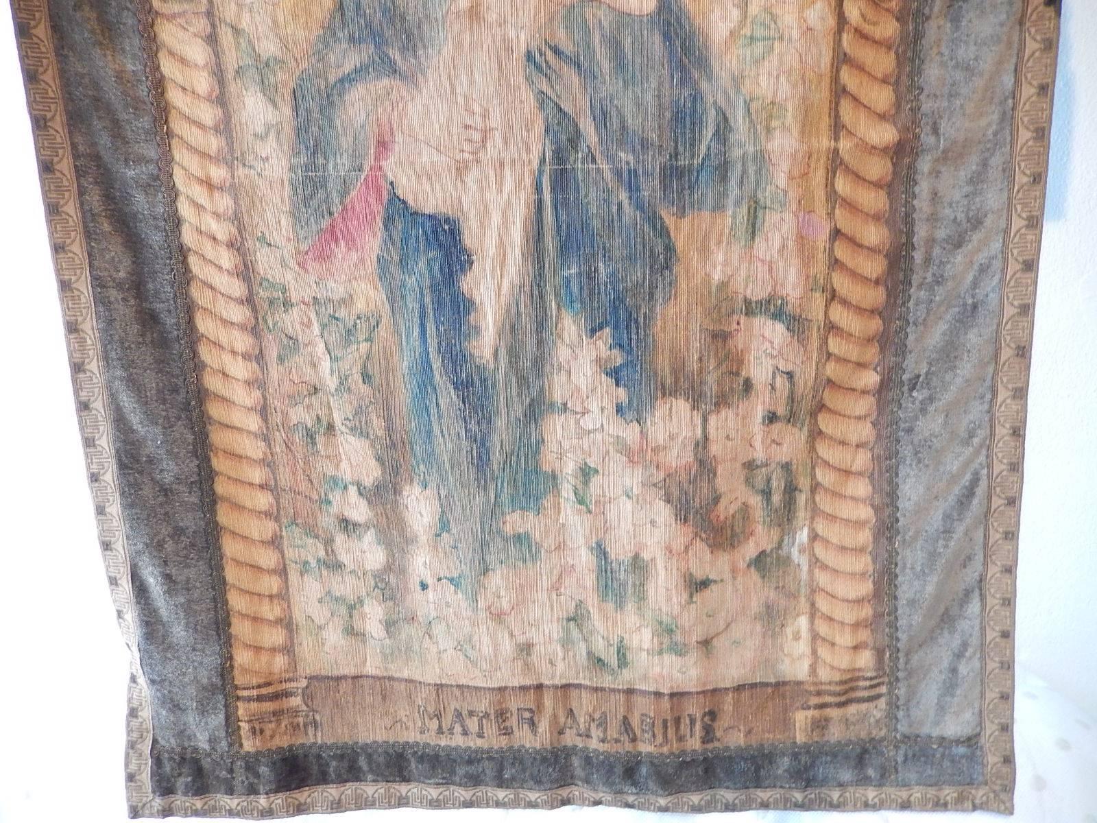 19th Century Italian Religious Banner Mater Amabilis Hand-Painted In Excellent Condition In Modena (MO), Modena (Mo)